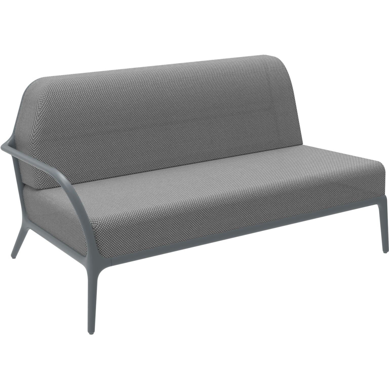 Xaloc Right 160 grey modular sofa by MOWEE
Dimensions: D100 x W160 x H81 cm (Seat Height 42 cm)
Material: Aluminum, Textile
Weight: 37 kg
Also Available in different colors and finishes.

 Xaloc synthesizes the lines of interior furniture to