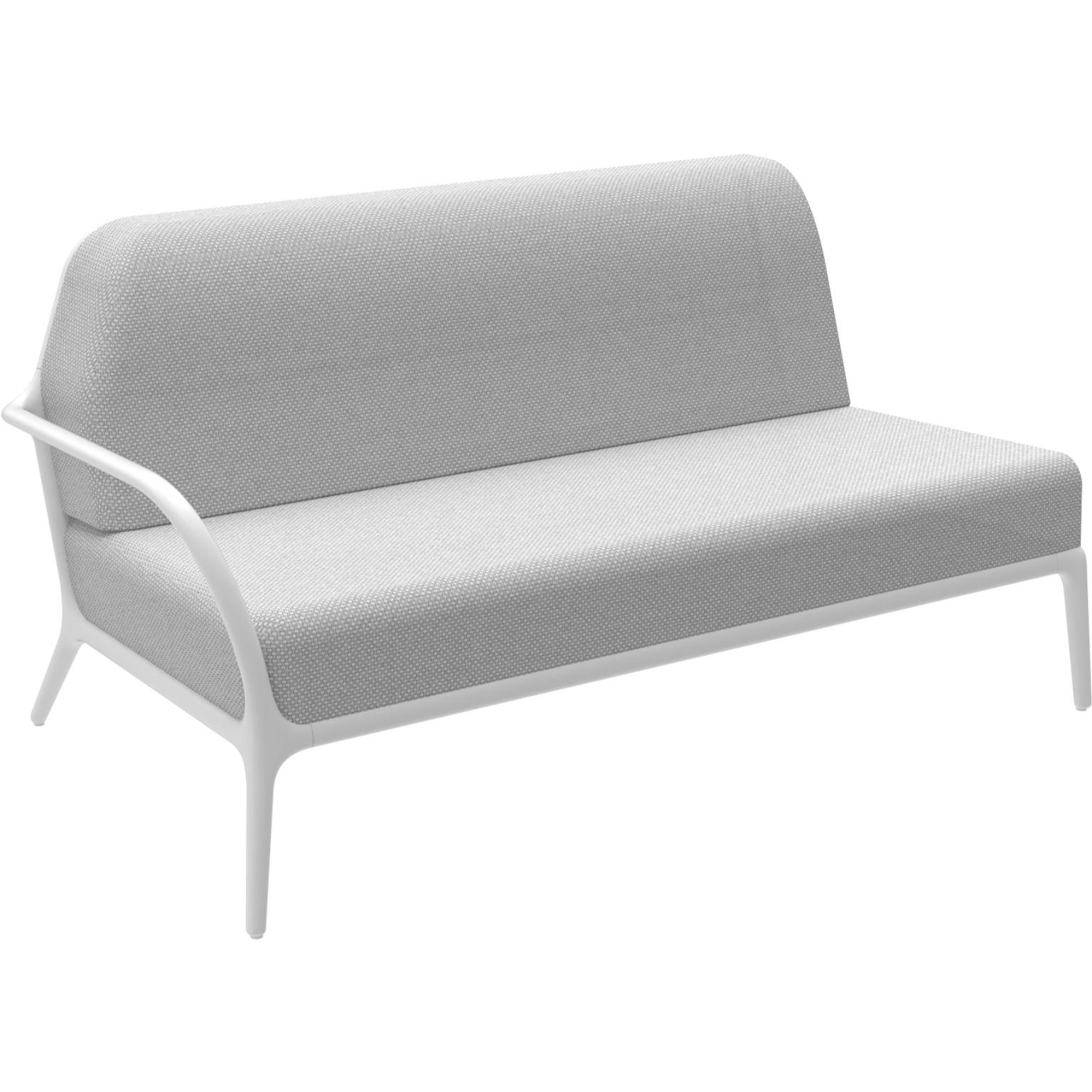 Xaloc Right 160 white modular sofa by Mowee.
Dimensions: D100 x W160 x H81 cm (Seat Height 42 cm)
Material: Aluminium, Textile
Weight: 37 kg
Also Available in different colours and finishes.

 Xaloc synthesizes the lines of interior furniture