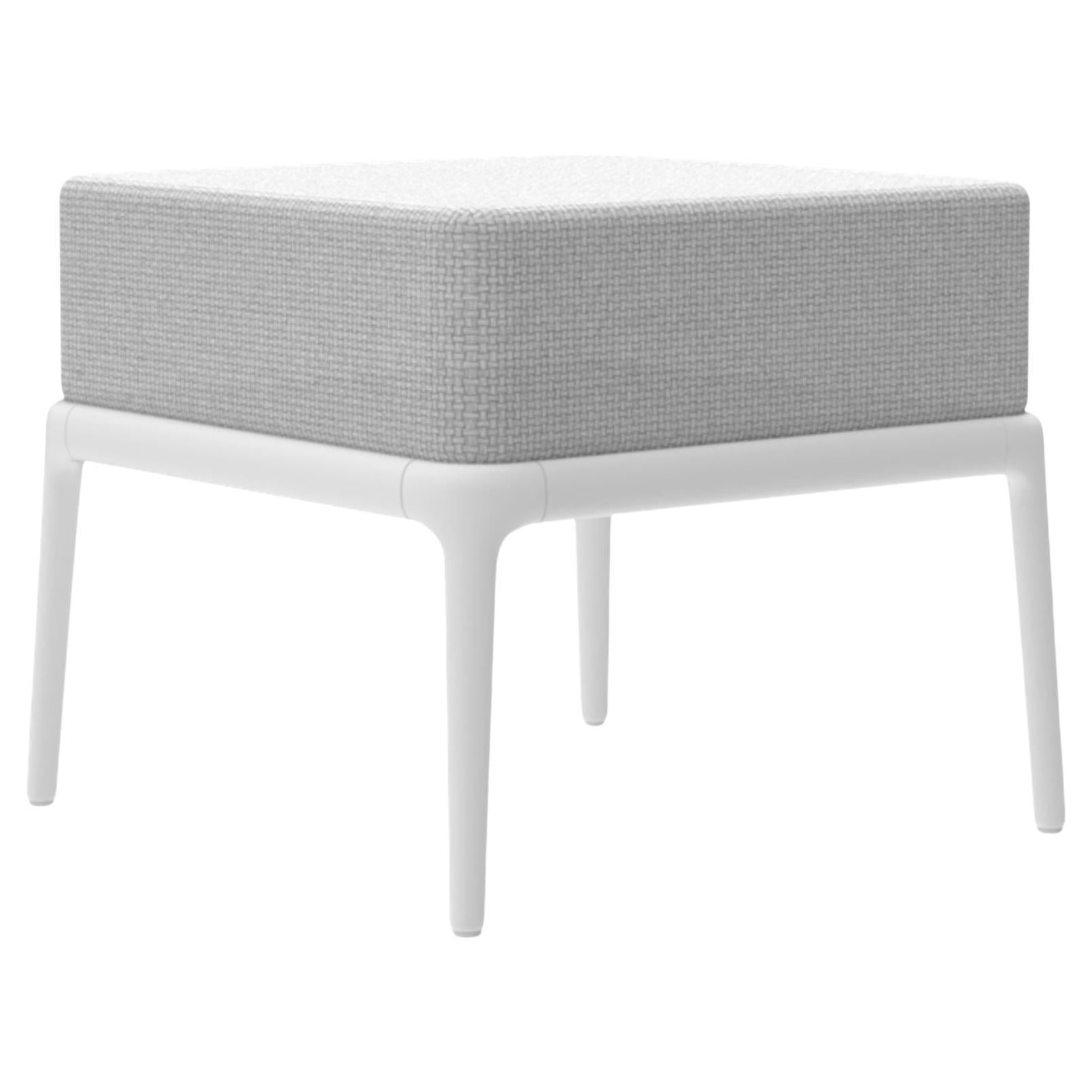 P6 C2 White Pouf For Sale at 1stDibs