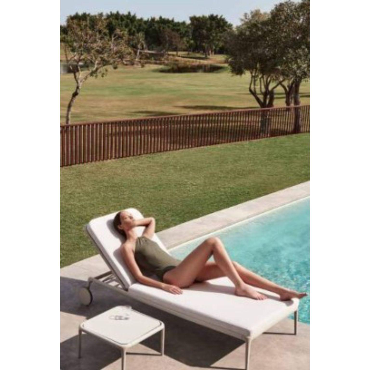 Spanish Xaloc White Sun Chair by Mowee For Sale