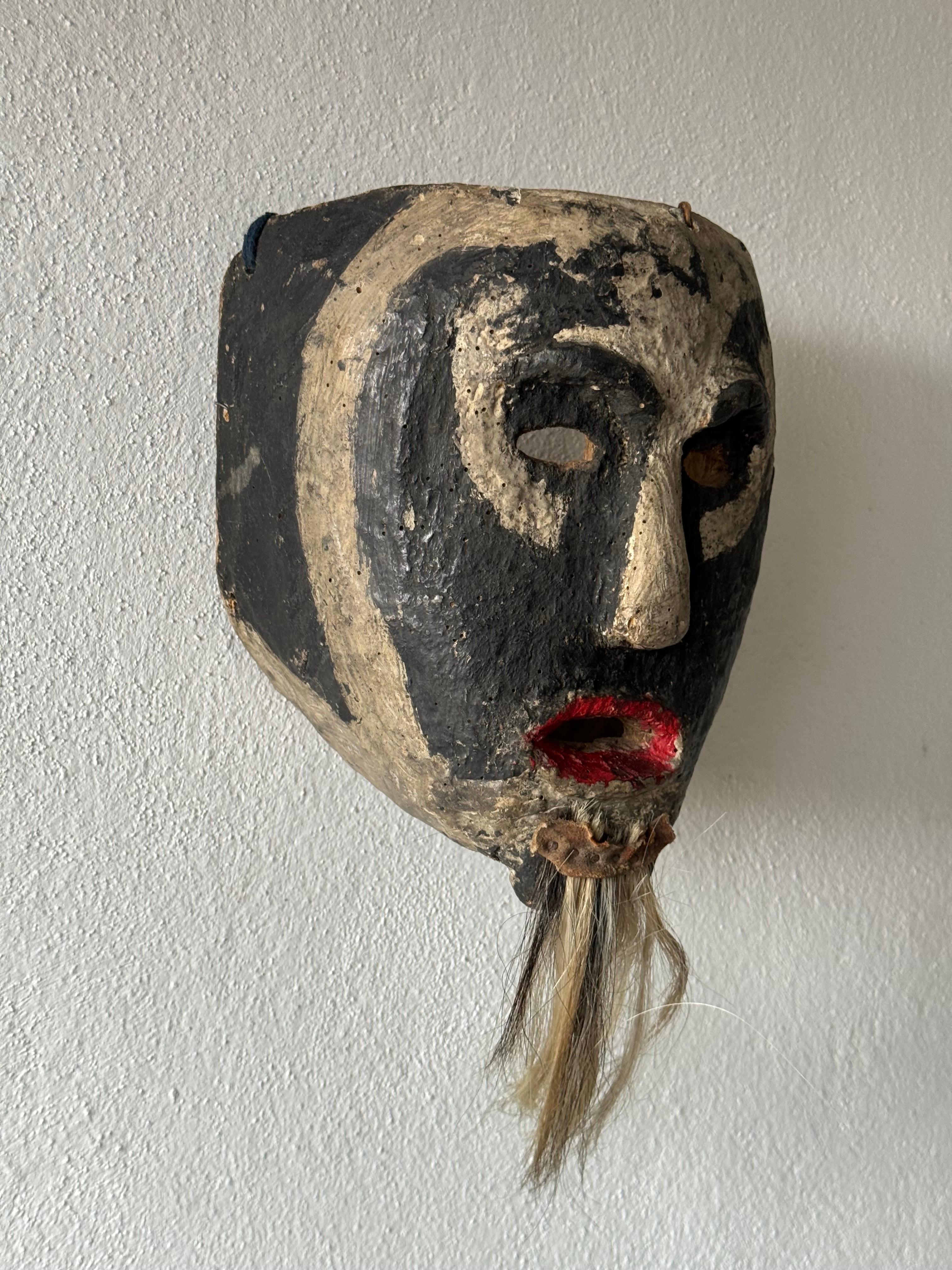 Xantolo mask from the Huasteca region of Hidalgo. This rare collector's mask was acquired from the town of Tzapotitla in the municipality of Huazalingo in the mid 1970´s.
The Xantolo celebration is a full blown celebration and tribute to the living