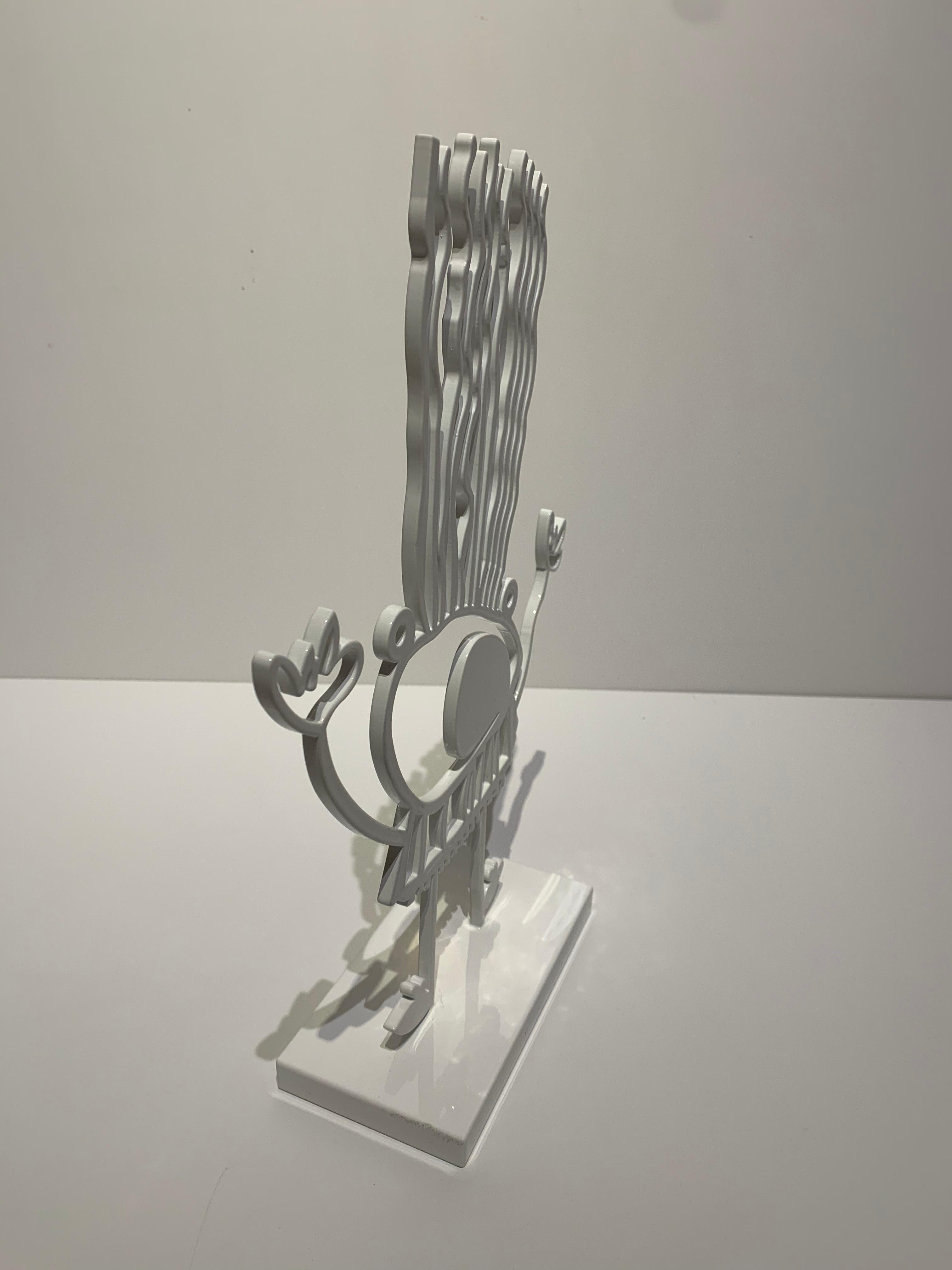 Xavi Carbonell, Untitled 2019, weiß bemalte Metallskulptur 2/25 1