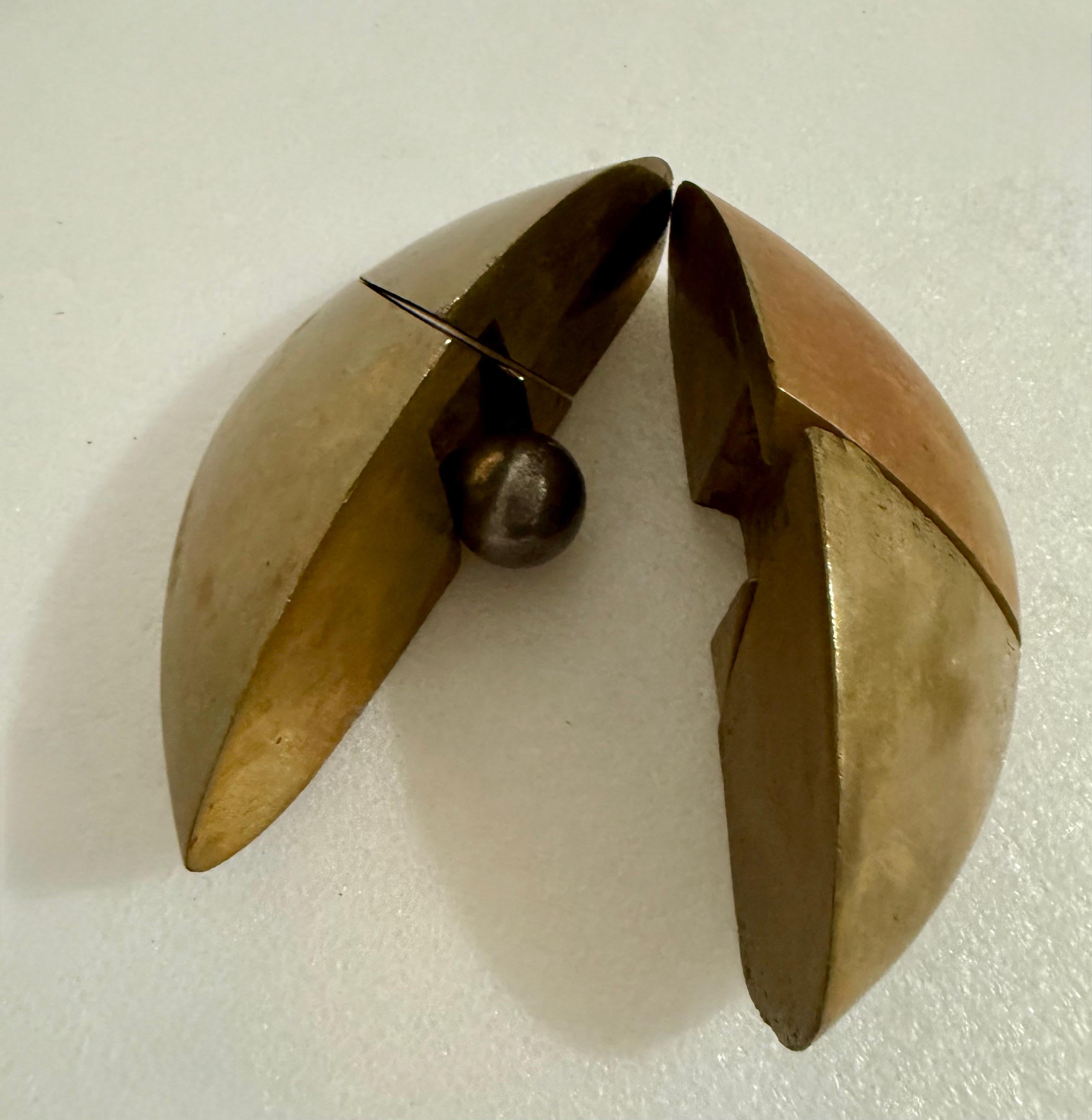 Sculpture abstraite architecturale espagnole catalane Xavier Corbero en bronze et acier en vente 3