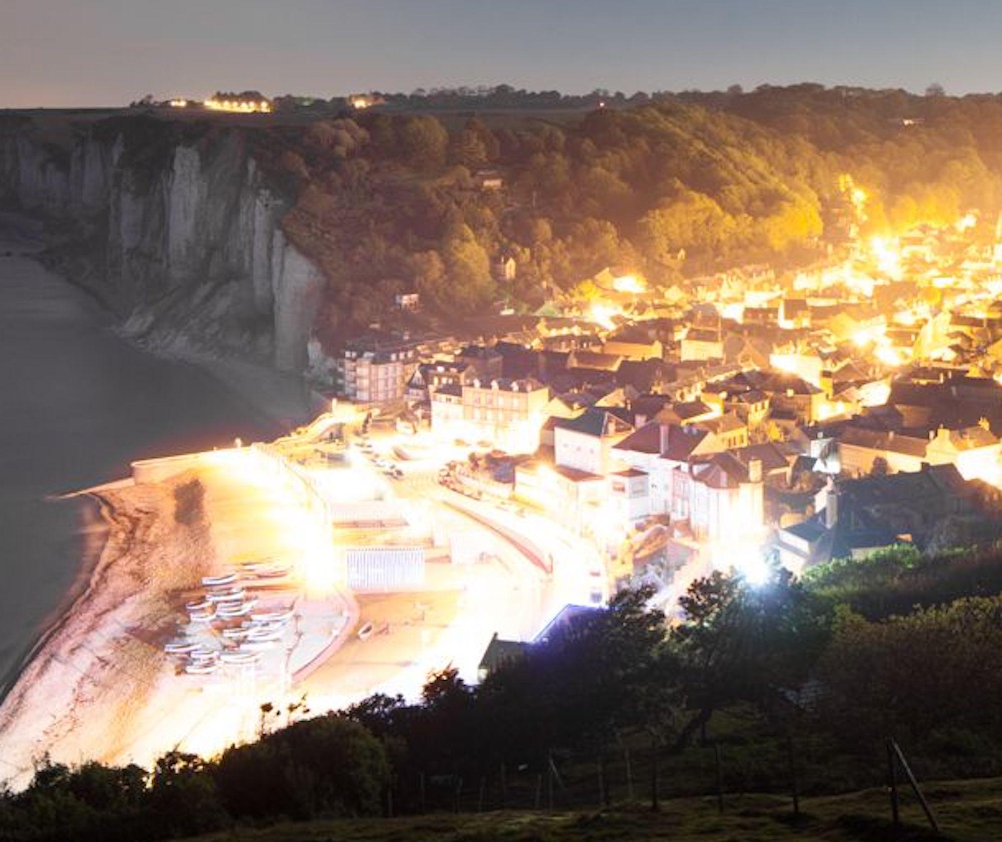 Cliff von Xavier Dumoulin – Nachtfotografie, Landschaft, Stadt, Licht, Himmel, Sterne 4