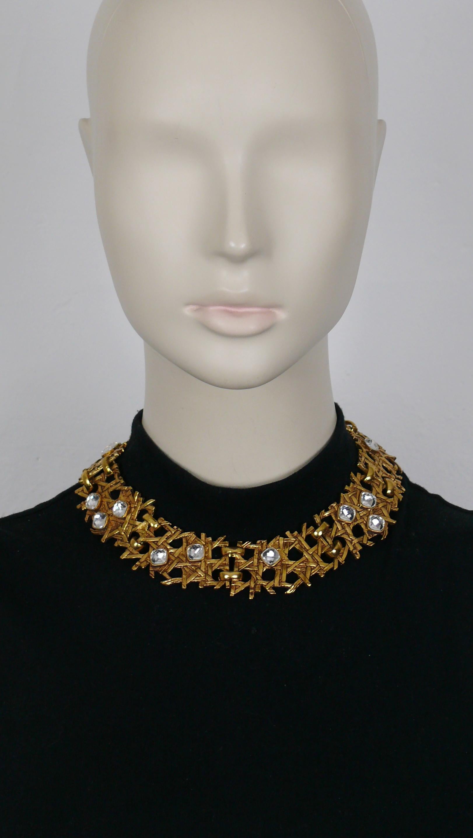 XAVIER LOUBENS vintage antiqued gold tone collar necklace featuring openwork cannage design links embellished with clear crystals.

Adjustable T-bar toggle loop closure.

Marked XAVIER LOUBENS Paris Made in France.

Indicative measurements :