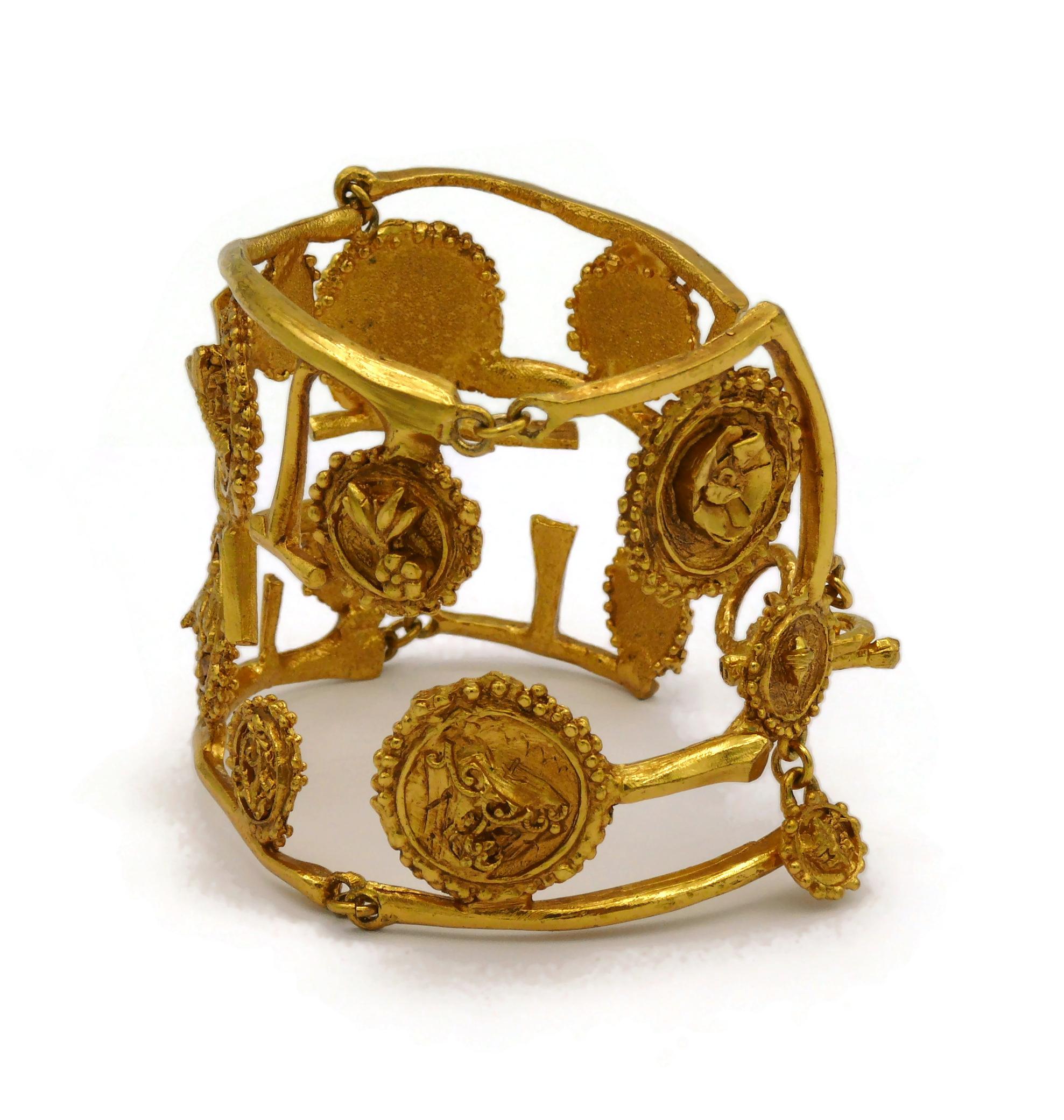 XAVIER LOUBENS Vintage Gold Tone Cuff Bracelet In Excellent Condition For Sale In Nice, FR