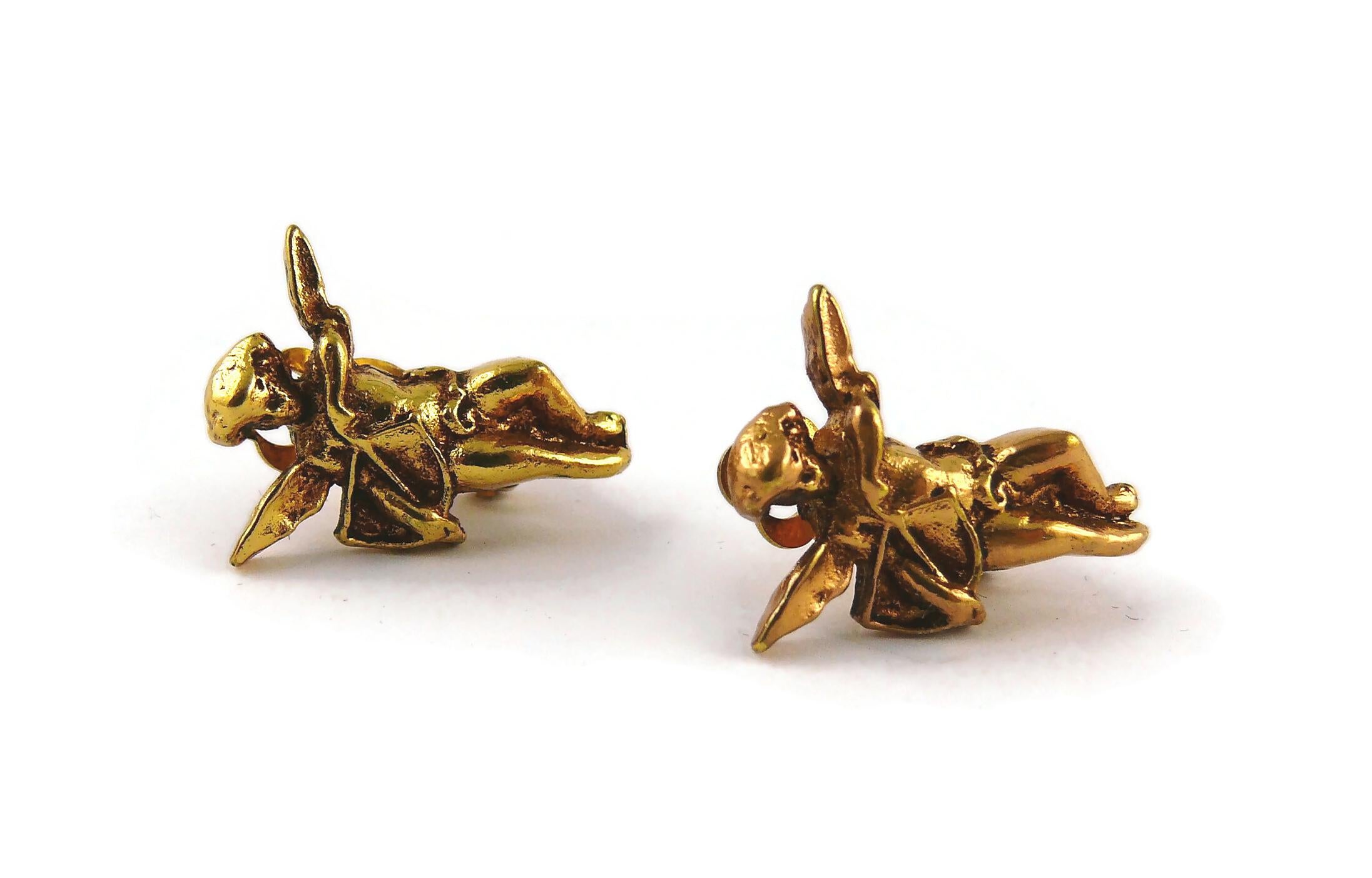 Xavier Loubens Vintage Gold Toned Cupid Clip-On Earrings In Good Condition For Sale In Nice, FR