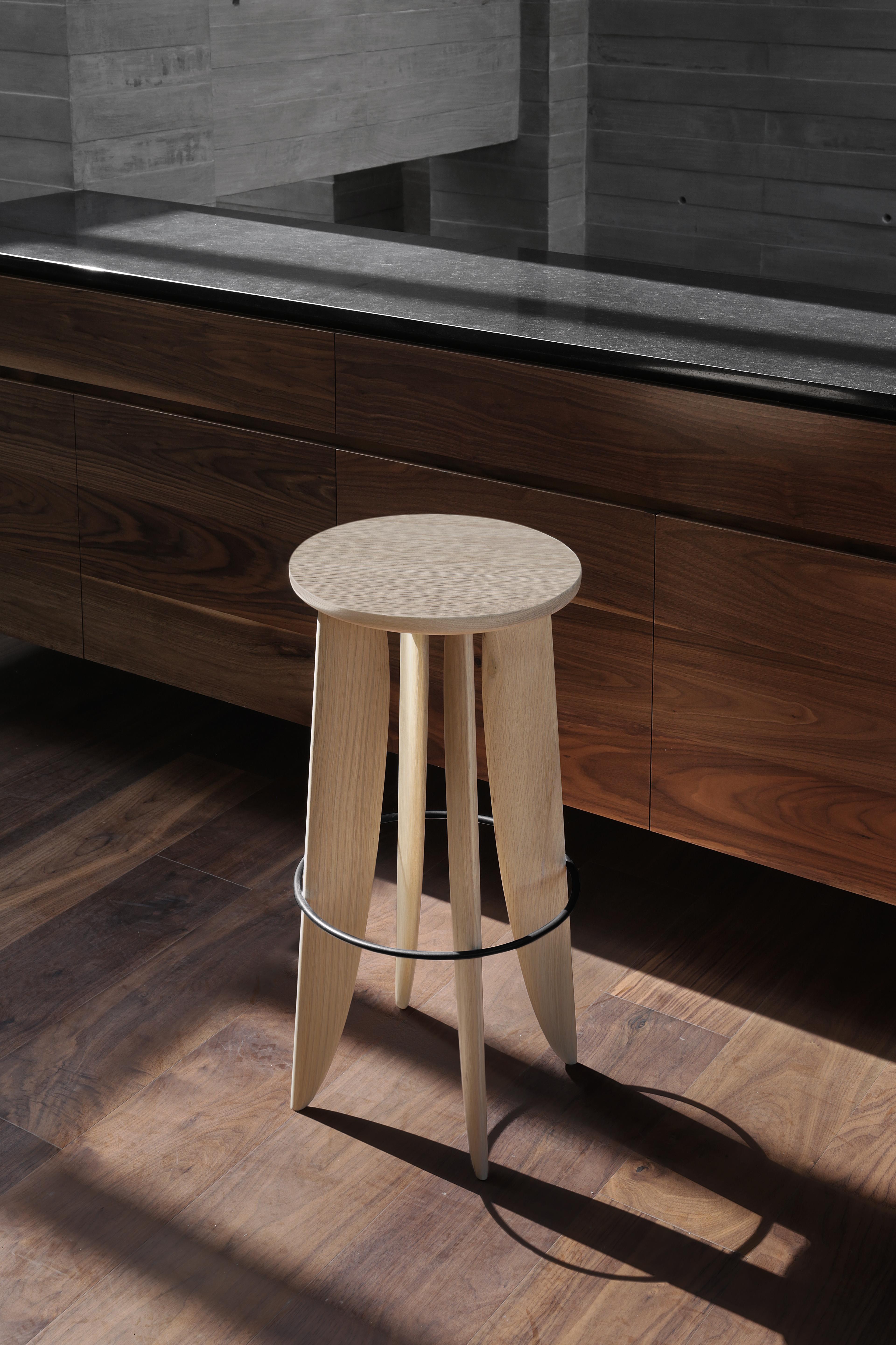 Noviembre XIII Counter Stool in Oak Wood by Joel Escalona

The Noviembre collection is inspired by the creative values of Constantin Brancusi, a Romanian sculptor considered one of the most influential artists of the twentieth century, who, through
