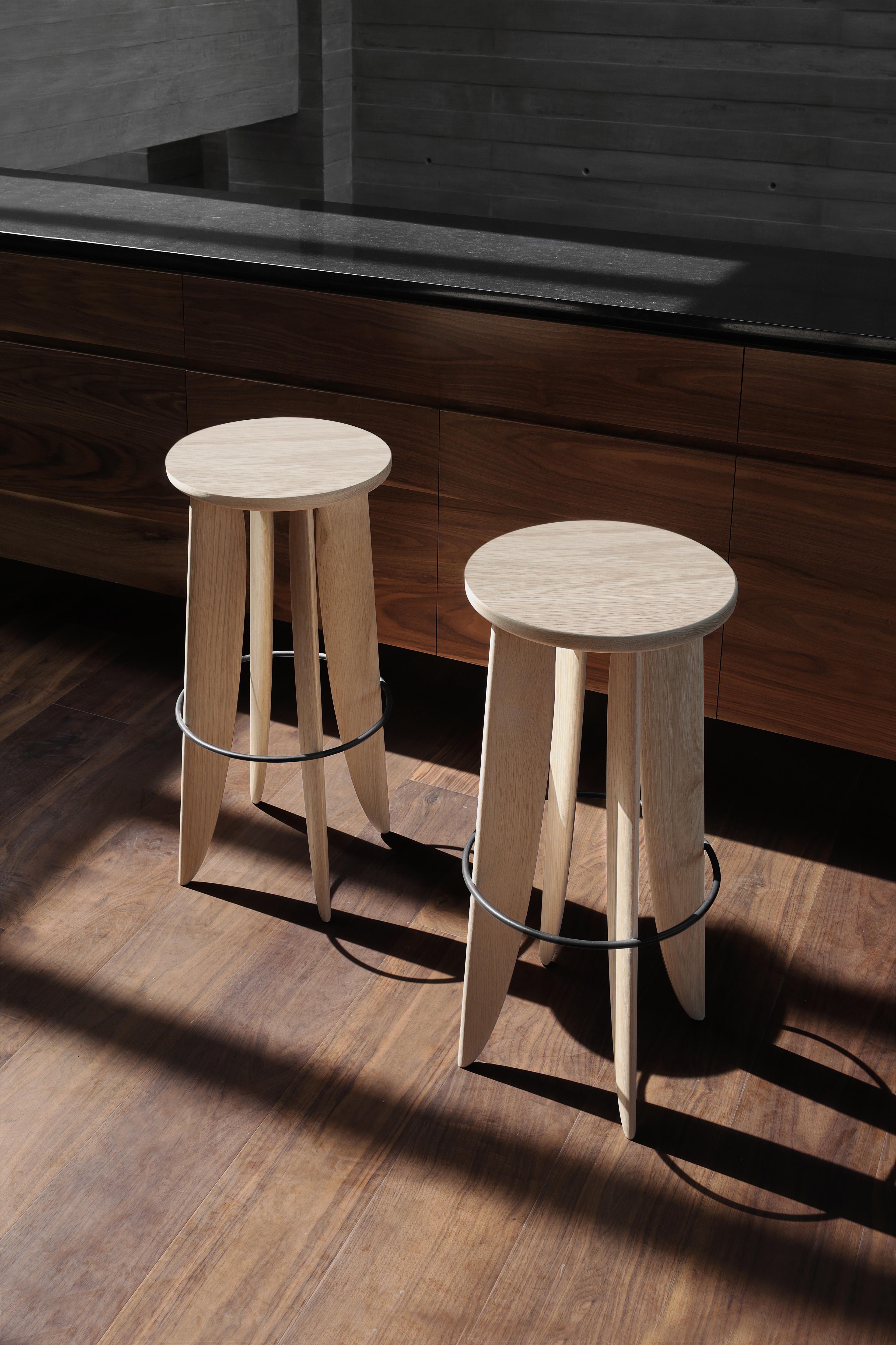 Set of Two Noviembre XIII Counter Stool in Oak Wood by Joel Escalona

The Noviembre collection is inspired by the creative values of Constantin Brancusi, a Romanian sculptor considered one of the most influential artists of the twentieth century,