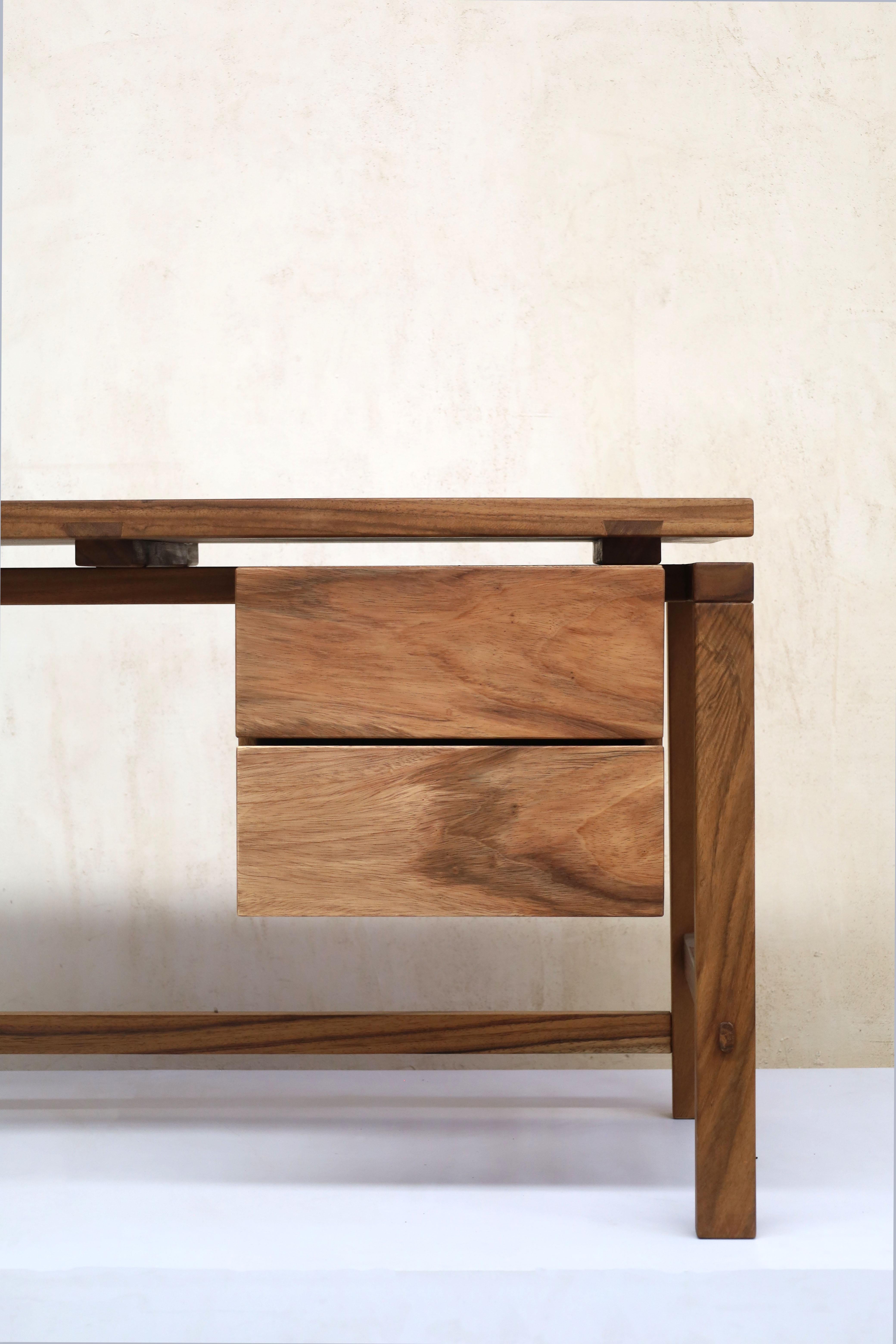 Xiitle-Schreibtisch Klein (Holz) im Angebot