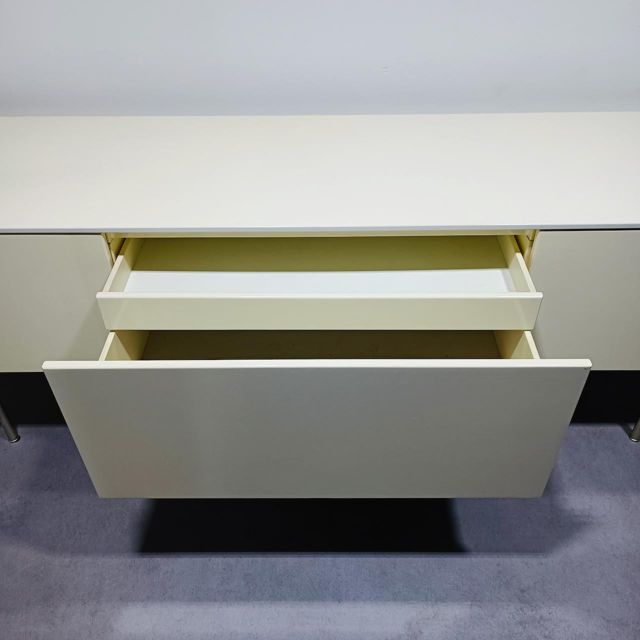 Modern XILITALIA white lacquer sideboard By ANTONIO CITTERIO & PAOLO NAVA For Sale