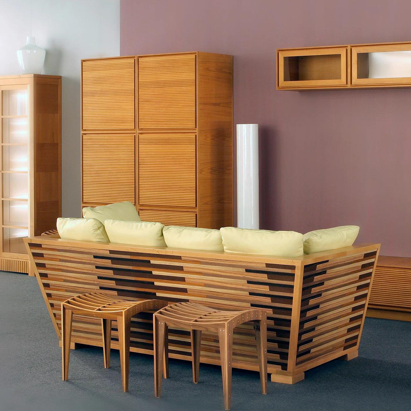 Xiloteca Beige leder & kirschholz sofa von Morelato (21. Jahrhundert und zeitgenössisch) im Angebot