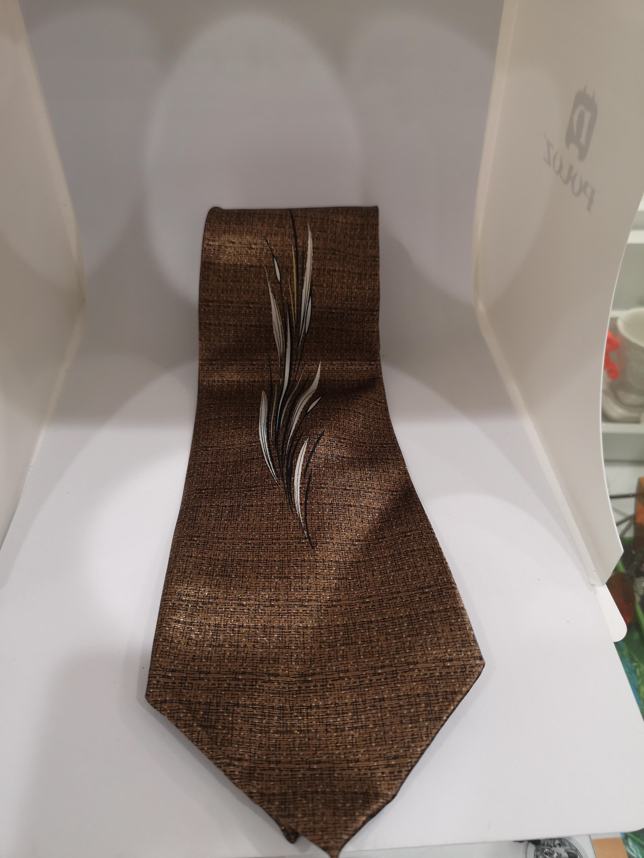 Xing Yuan brown leaf silk tie 1