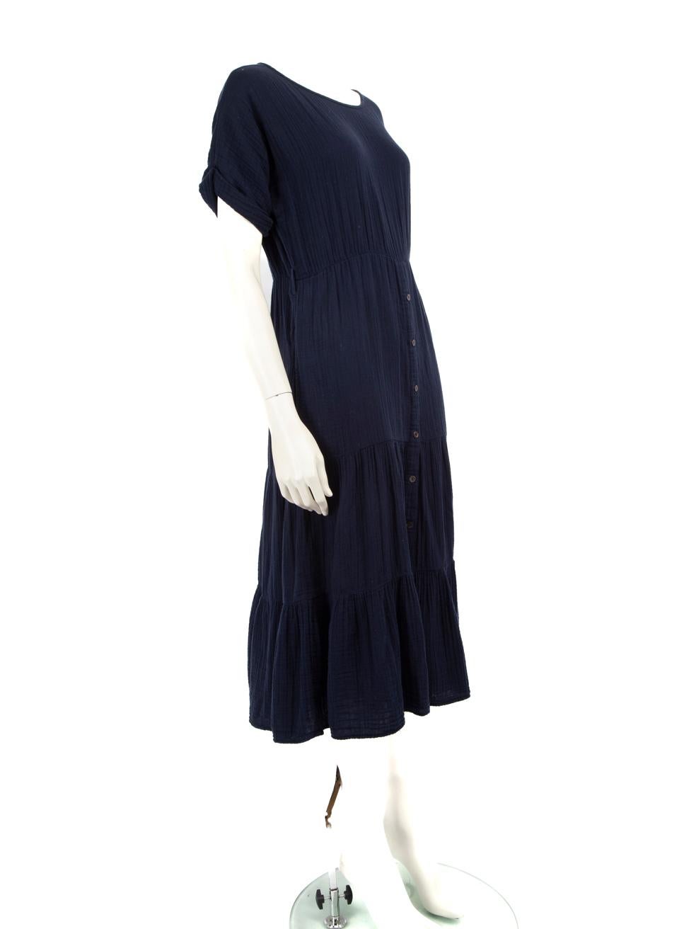 CONDITION is Very good. Minimal wear to the dress is evident. Pilling across the fabric. Plucks to the weave on the upper front half and below the hip on the front left of this used Xirena designer resale item. Please note the waist belt is
