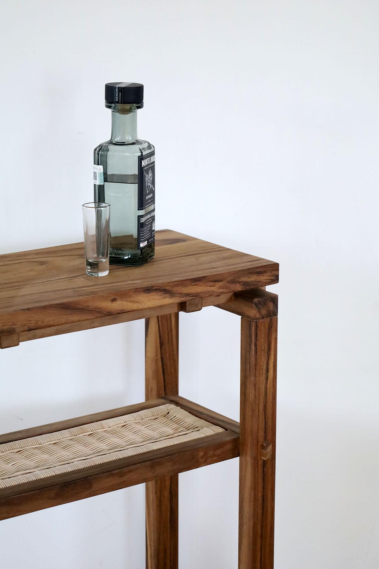 Bois de feuillus Table console Xitle en vente