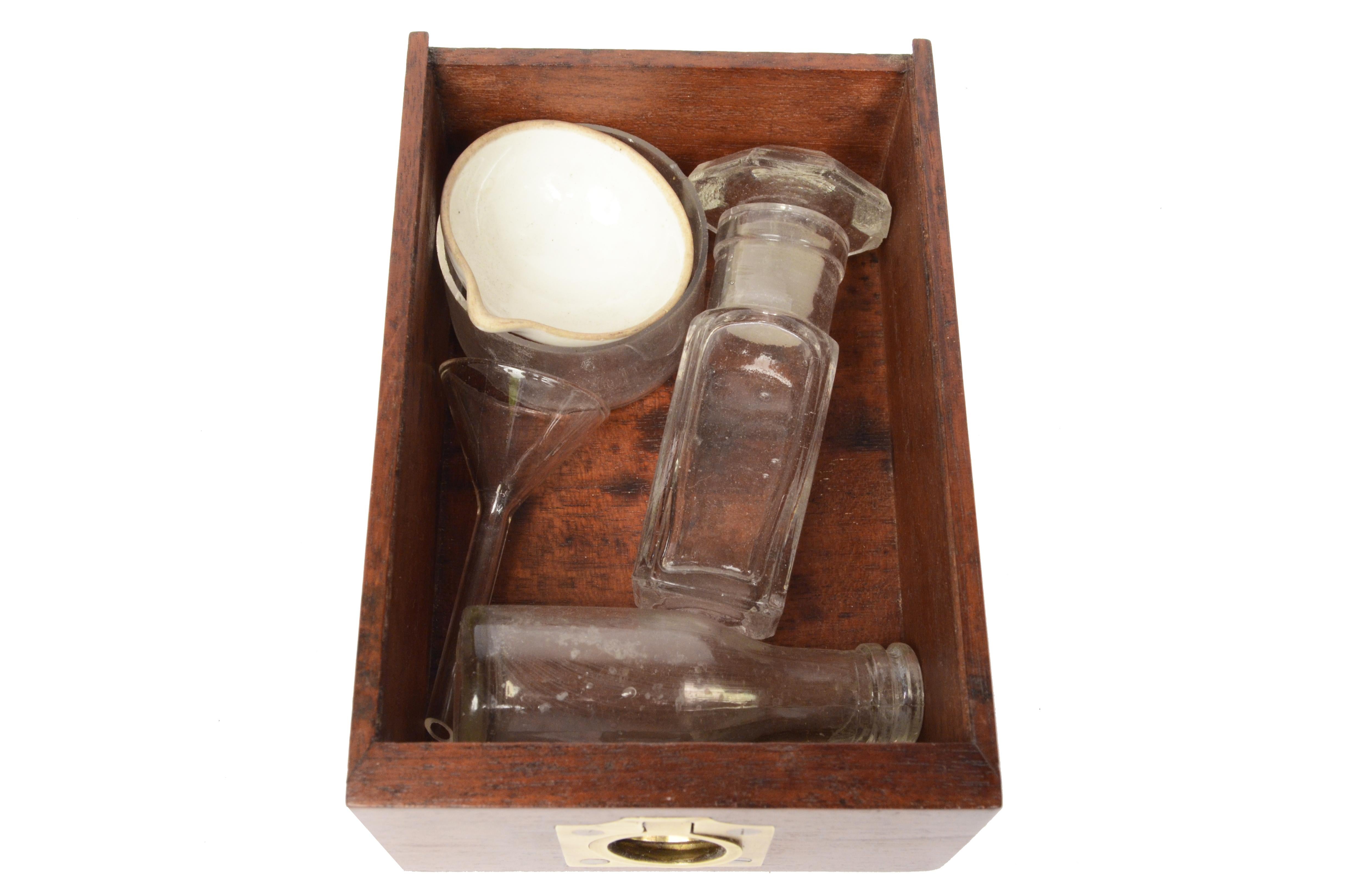 XIX Century English Apothecary Set Cabinet Medicines & Perfumery J Hexam Chymist For Sale 9