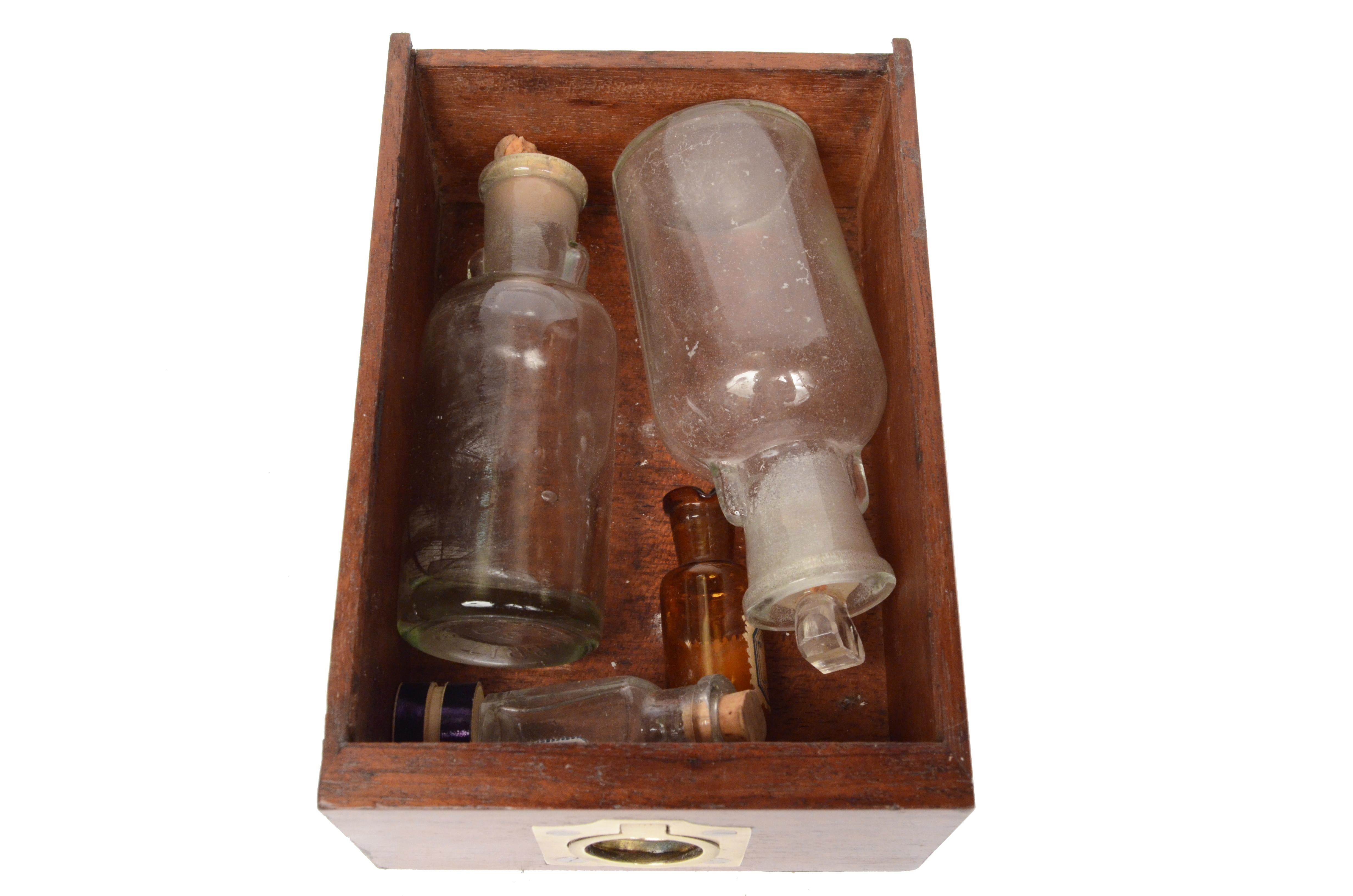 XIX Century English Apothecary Set Cabinet Medicines & Perfumery J Hexam Chymist For Sale 10