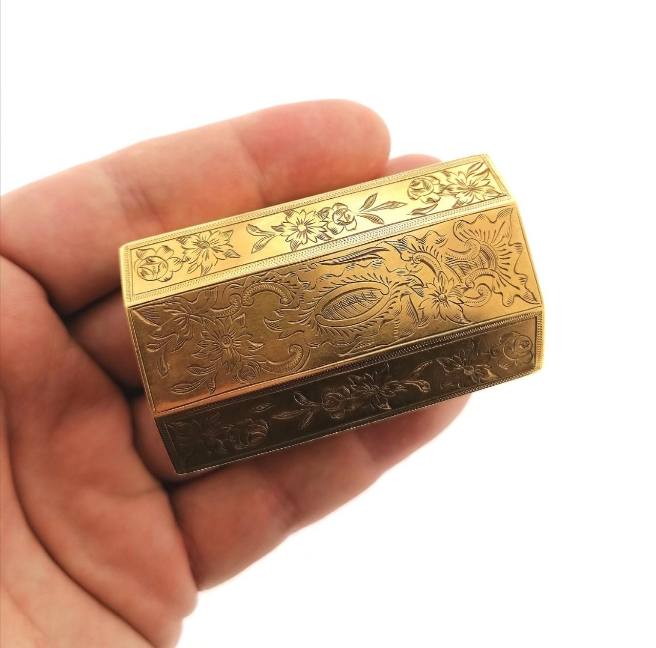 Women's or Men's 19th Century French Engraved Gold Box For Sale