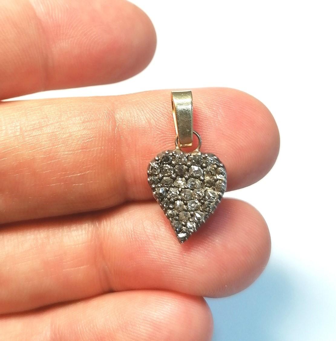Women's 19th Century Gold and Diamonds Heart Pendant For Sale