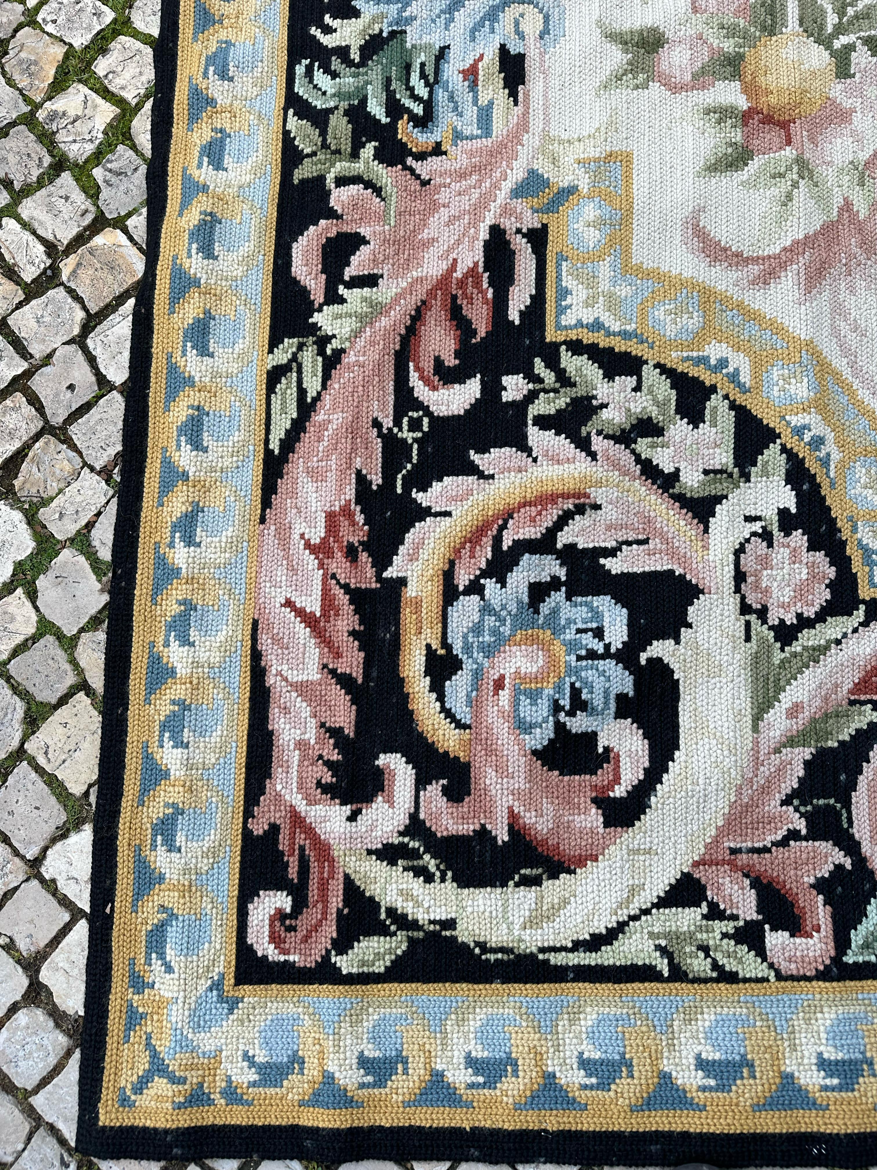 Portugiesischer Wandteppich Arraiolos aus dem XIX.  im Angebot 3