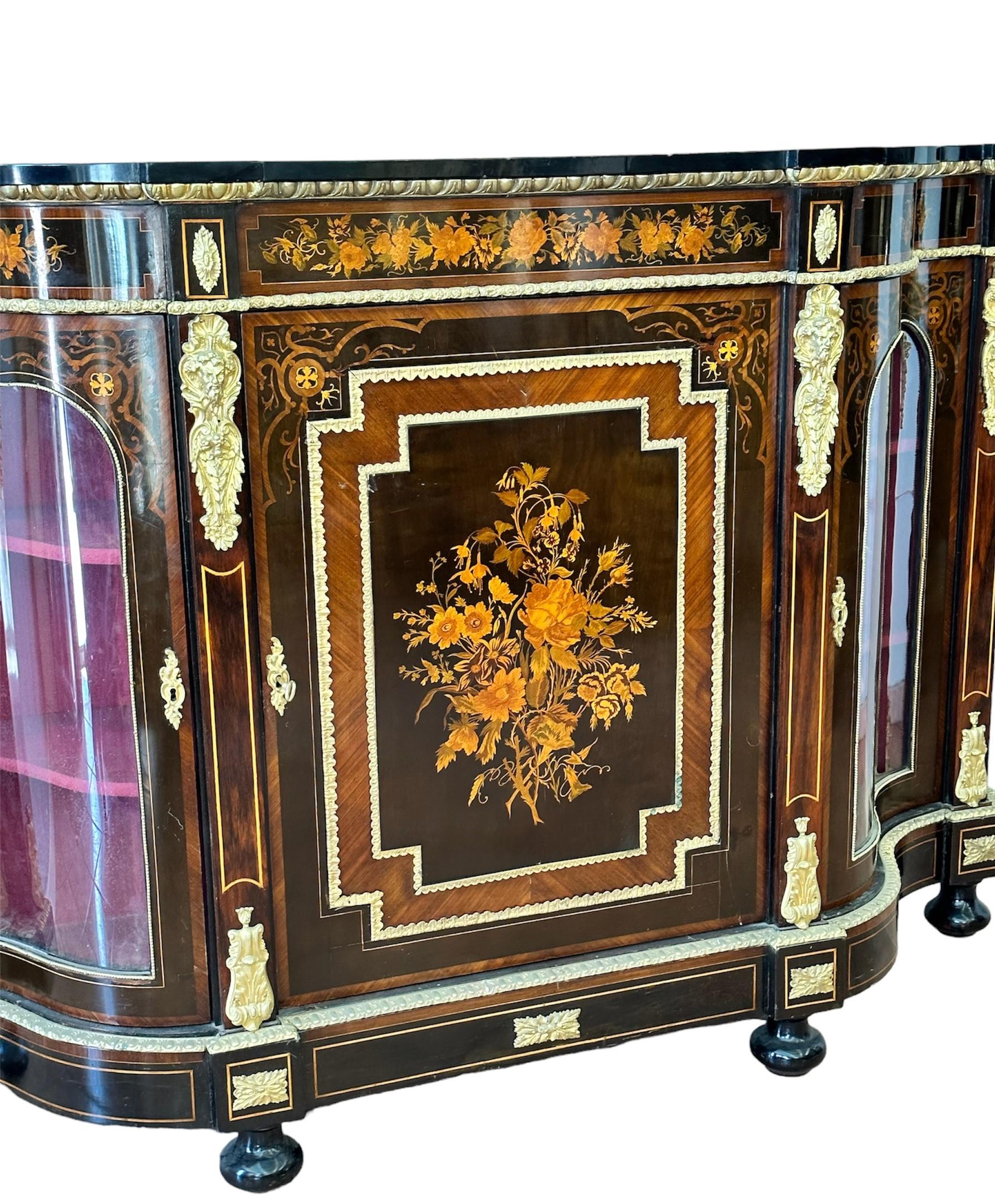 Gilt XIX Secolo, Napoleone III, Antica Credenza in Legno Intarsiata, Bronzo Dorato For Sale