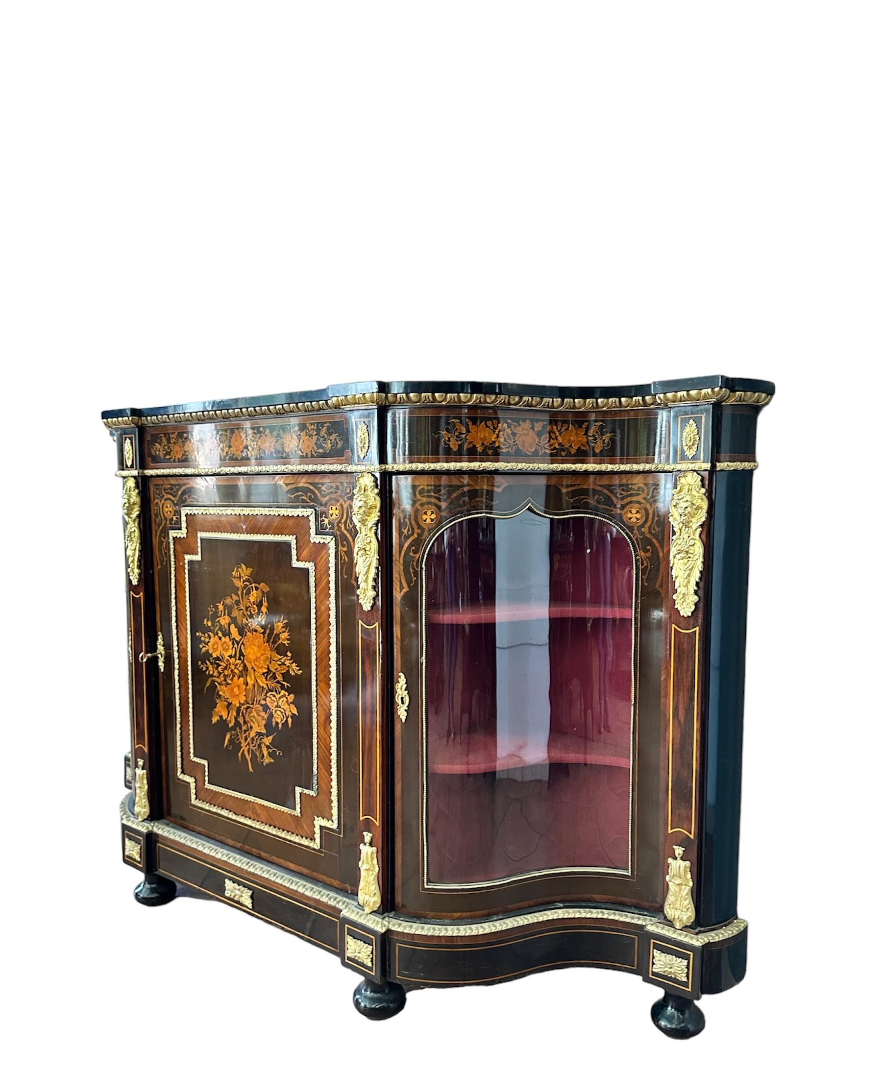 XIX Secolo, Napoleone III, Antica Credenza in Legno Intarsiata, Bronzo Dorato For Sale 1