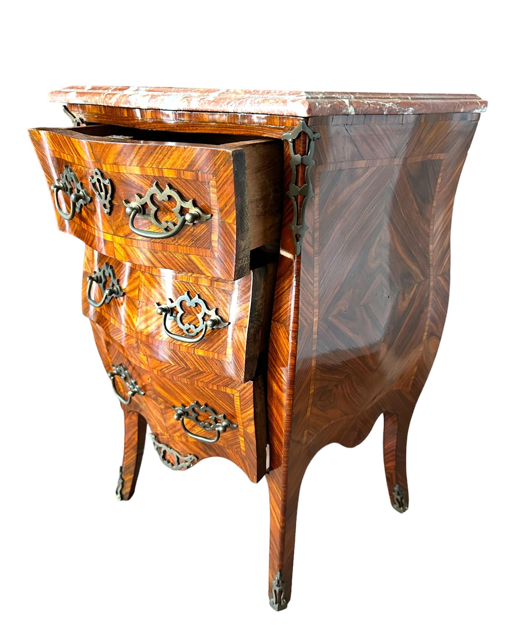 19th century, Napoleon III, Dresser and two nightstands in ebony and marble In Good Condition For Sale In PALERMO, IT