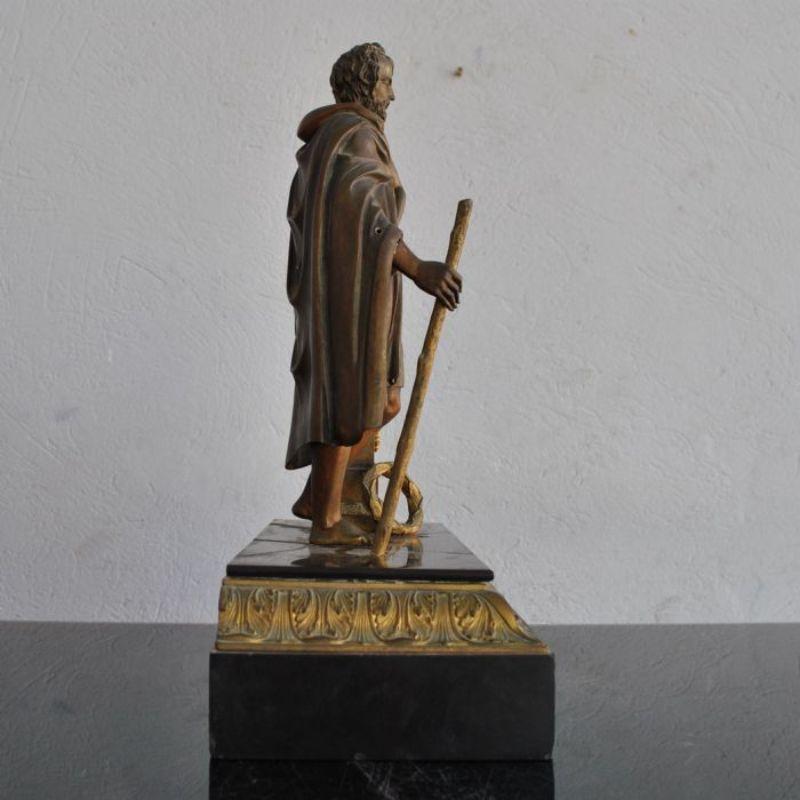 Bronze représentant un soldat romain avec un enfant, socle en marbre noir, 19e siècle. A noter que le marbre a été restauré à une hauteur de 46 cm pour une largeur de 37 cm et une profondeur de 18 cm.

Informations complémentaires :
Matériau :