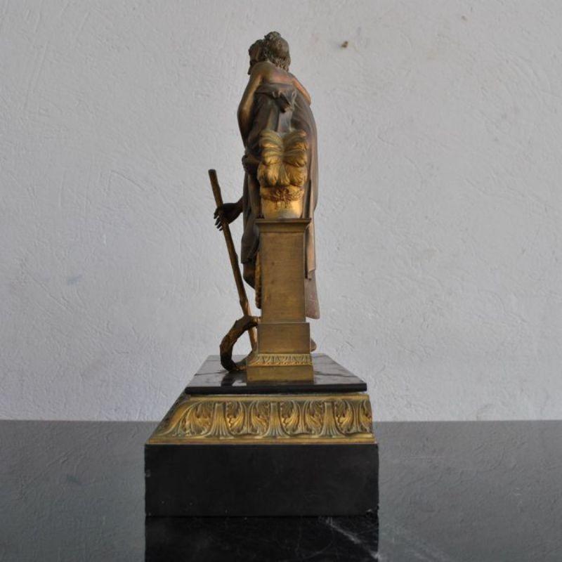 XIXth Century Bronze Representing Roman Soldier with Child Black Marble Base  For Sale 1