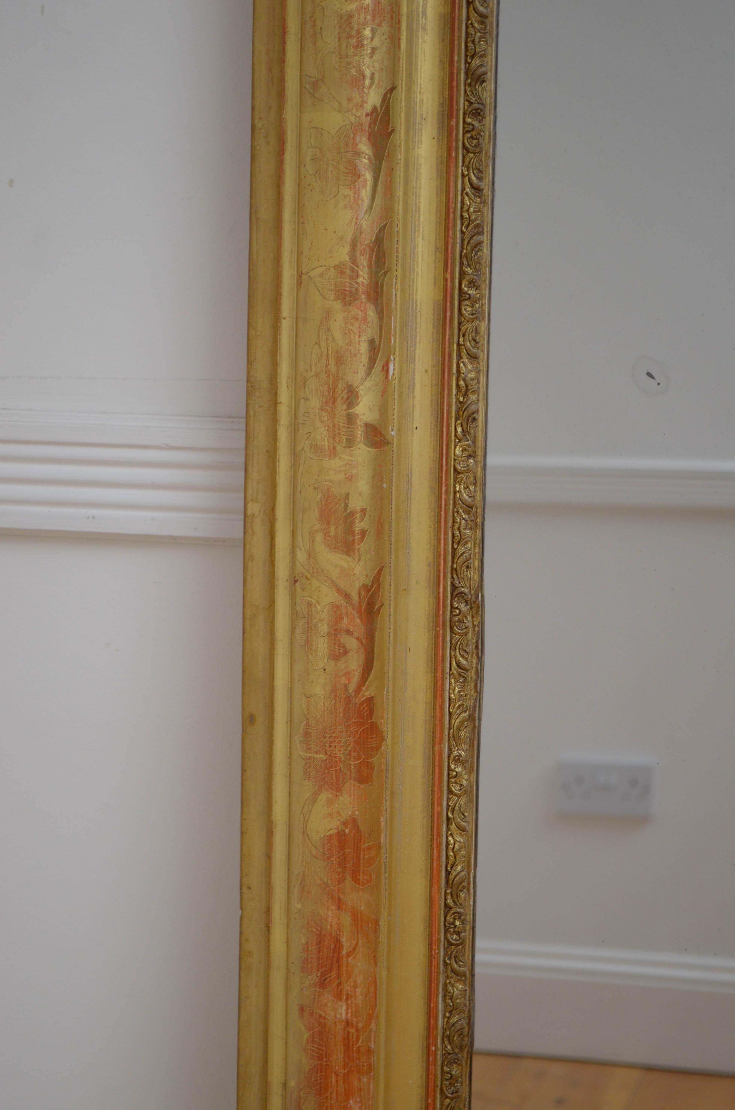 Legno dorato Specchio da parete in legno dorato del XIX secolo in vendita