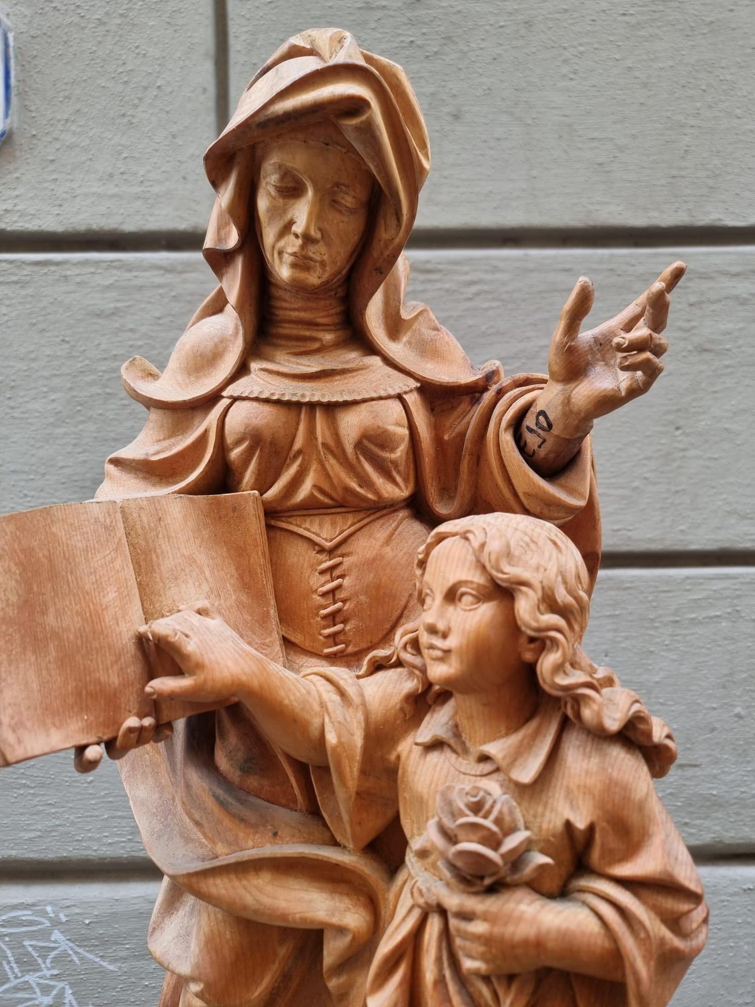 Italian XIXth centuty Wooden Sculpture Depicting Saint Anne And Mary For Sale
