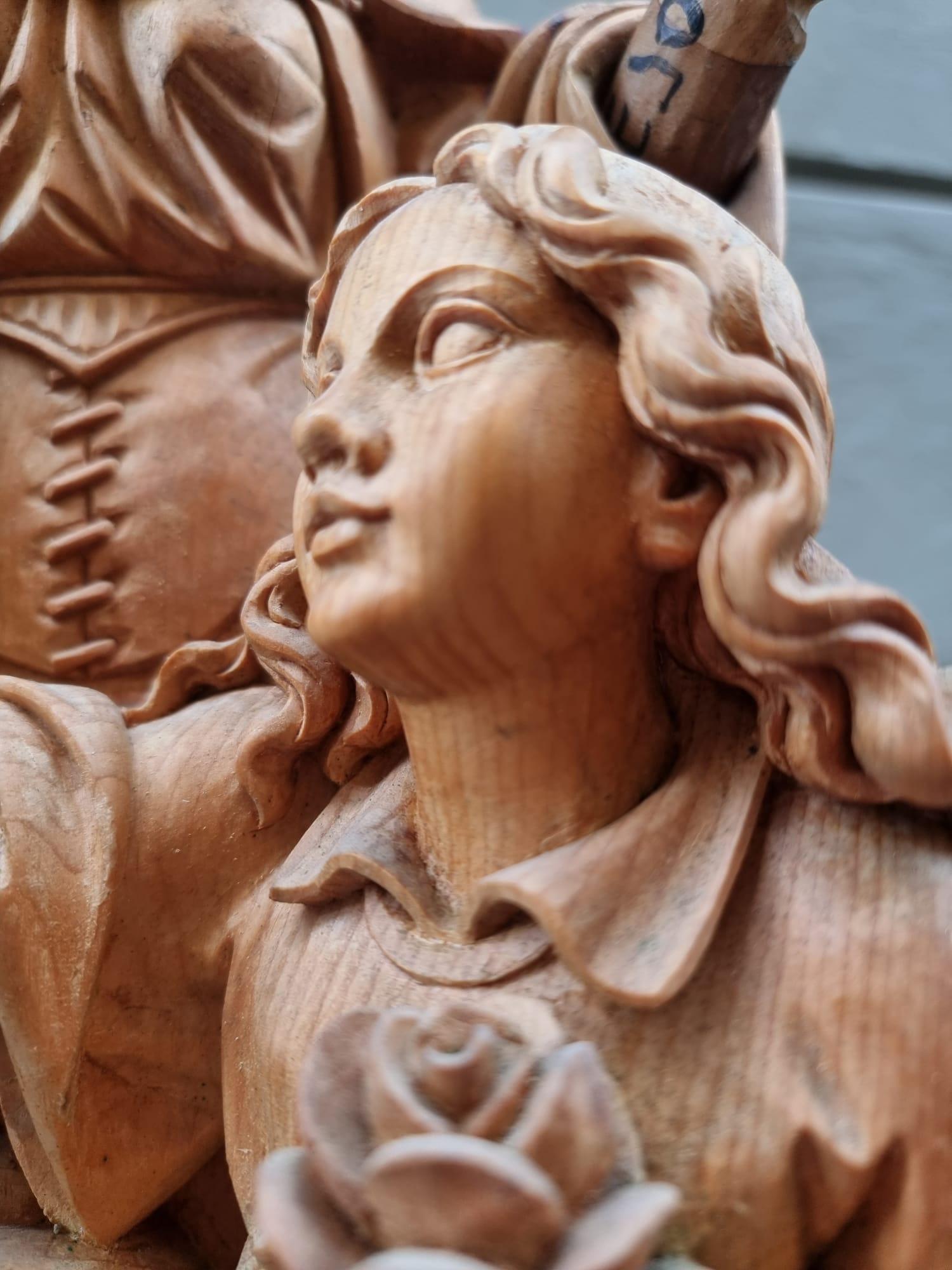 XIXth centuty Wooden Sculpture Depicting Saint Anne And Mary In Good Condition For Sale In Firenze, IT