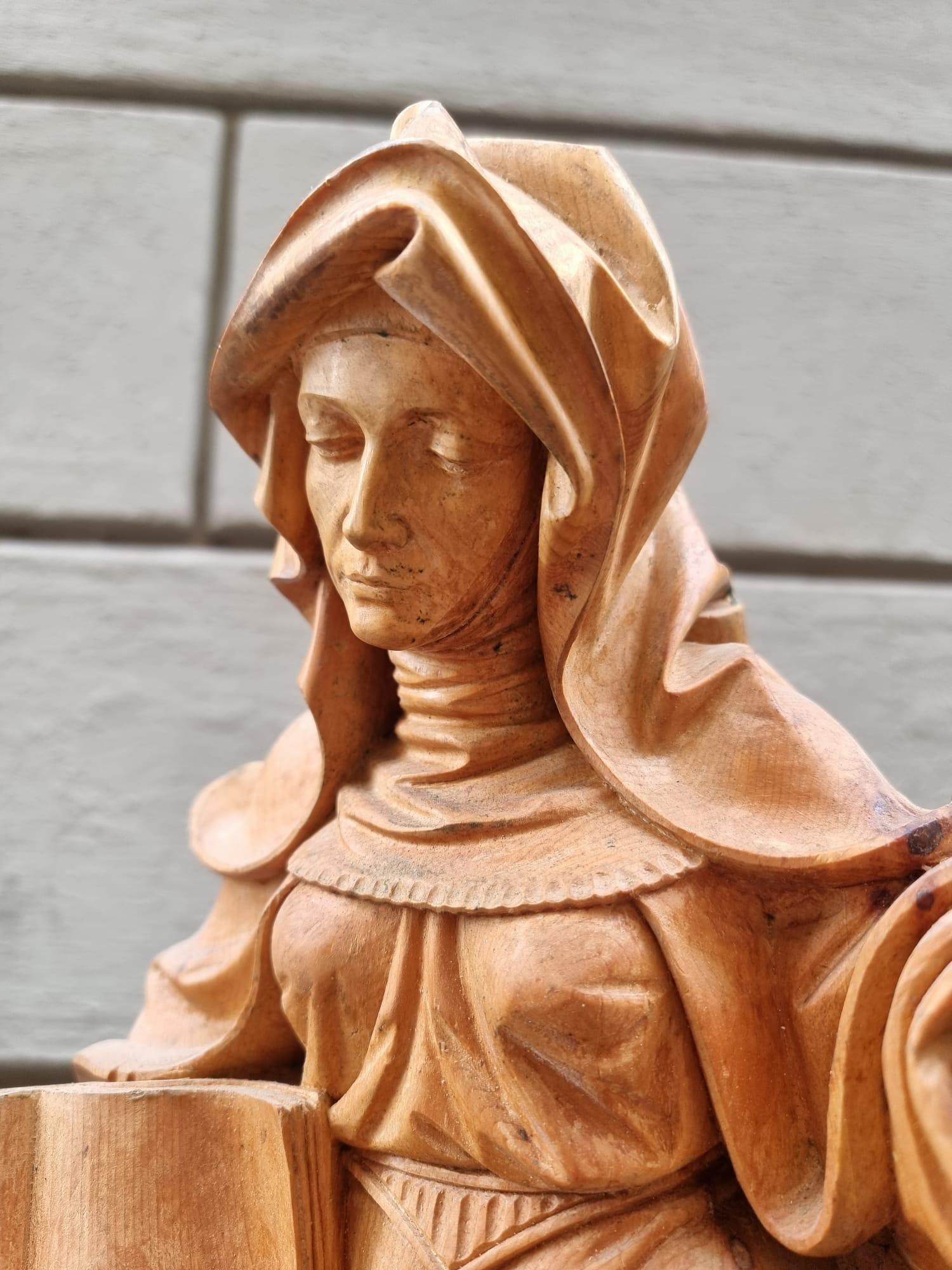 19th Century XIXth centuty Wooden Sculpture Depicting Saint Anne And Mary For Sale