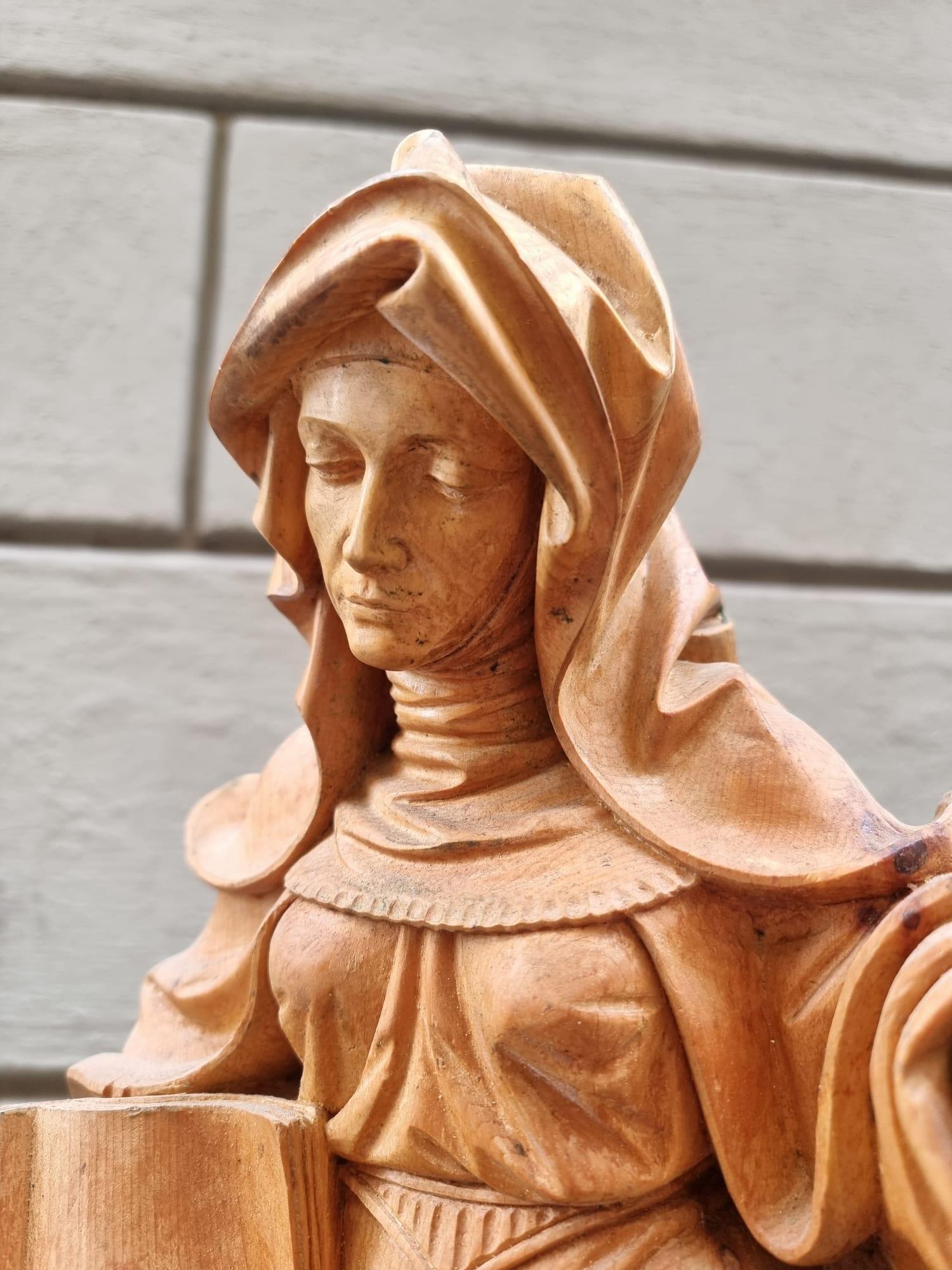 XIXth centuty Wooden Sculpture Depicting Saint Anne And Mary For Sale 1