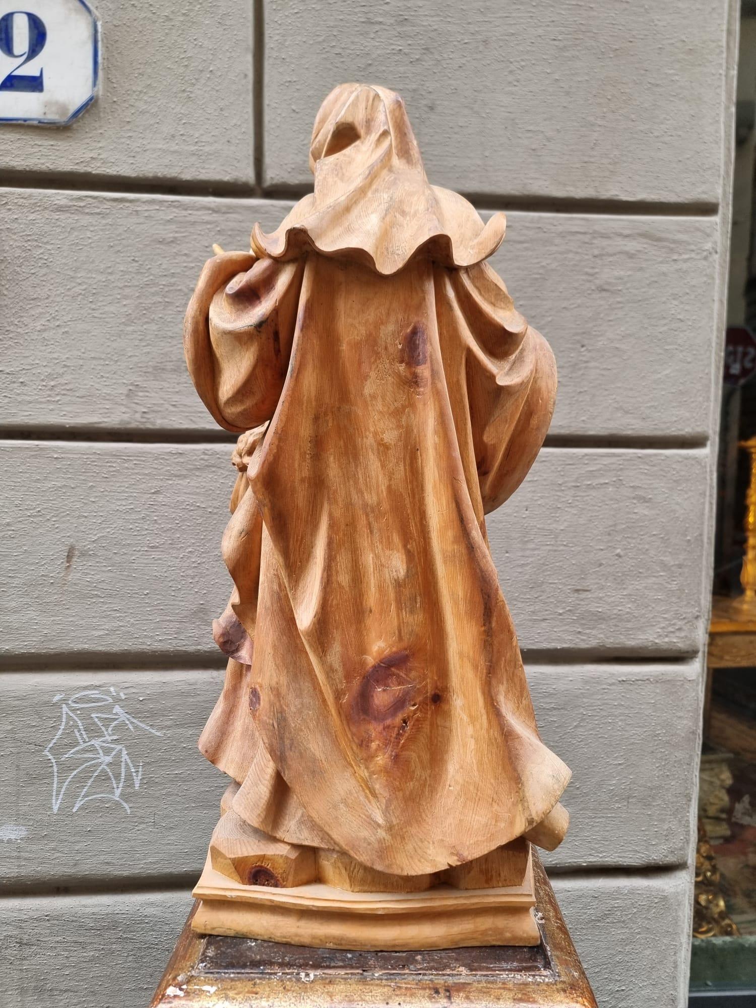 XIXth centuty Wooden Sculpture Depicting Saint Anne And Mary For Sale 3
