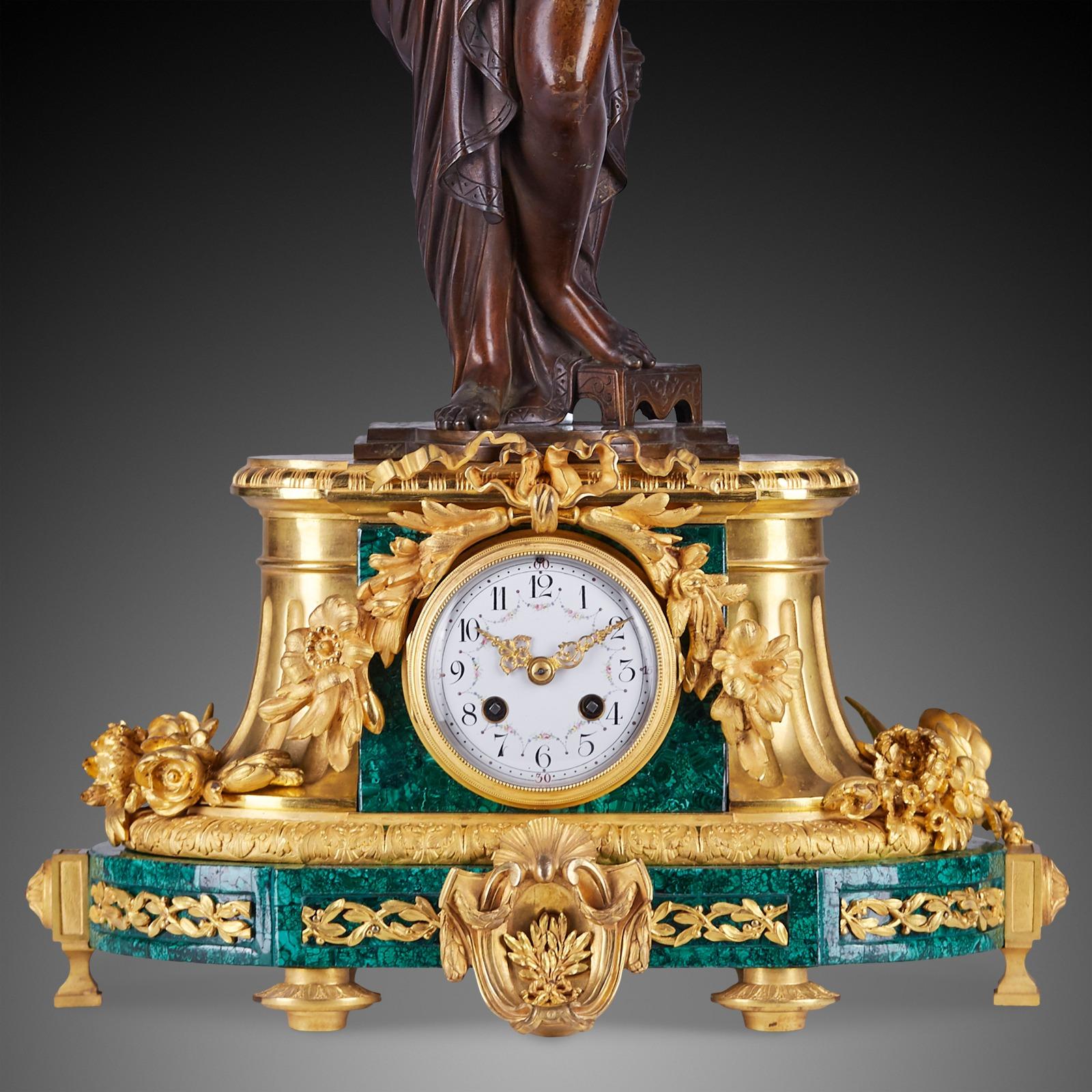 Xixth Louis XVI Stil Schreibtisch Uhr mit Malachit Intarsien (Louis XVI.) im Angebot