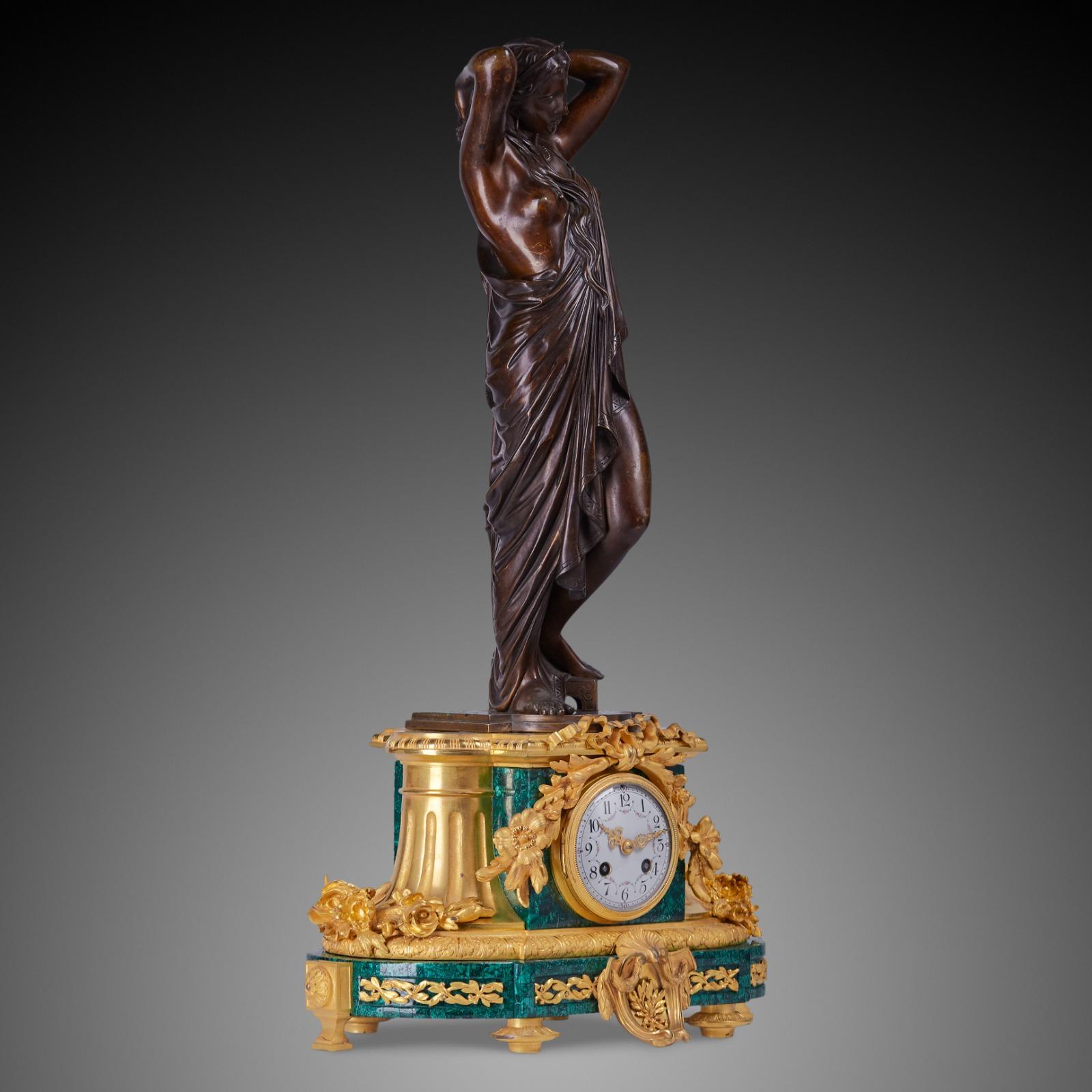 Xixth Louis XVI Style Desk Clock Inlaid with Malachite In Good Condition For Sale In Warsaw, PL