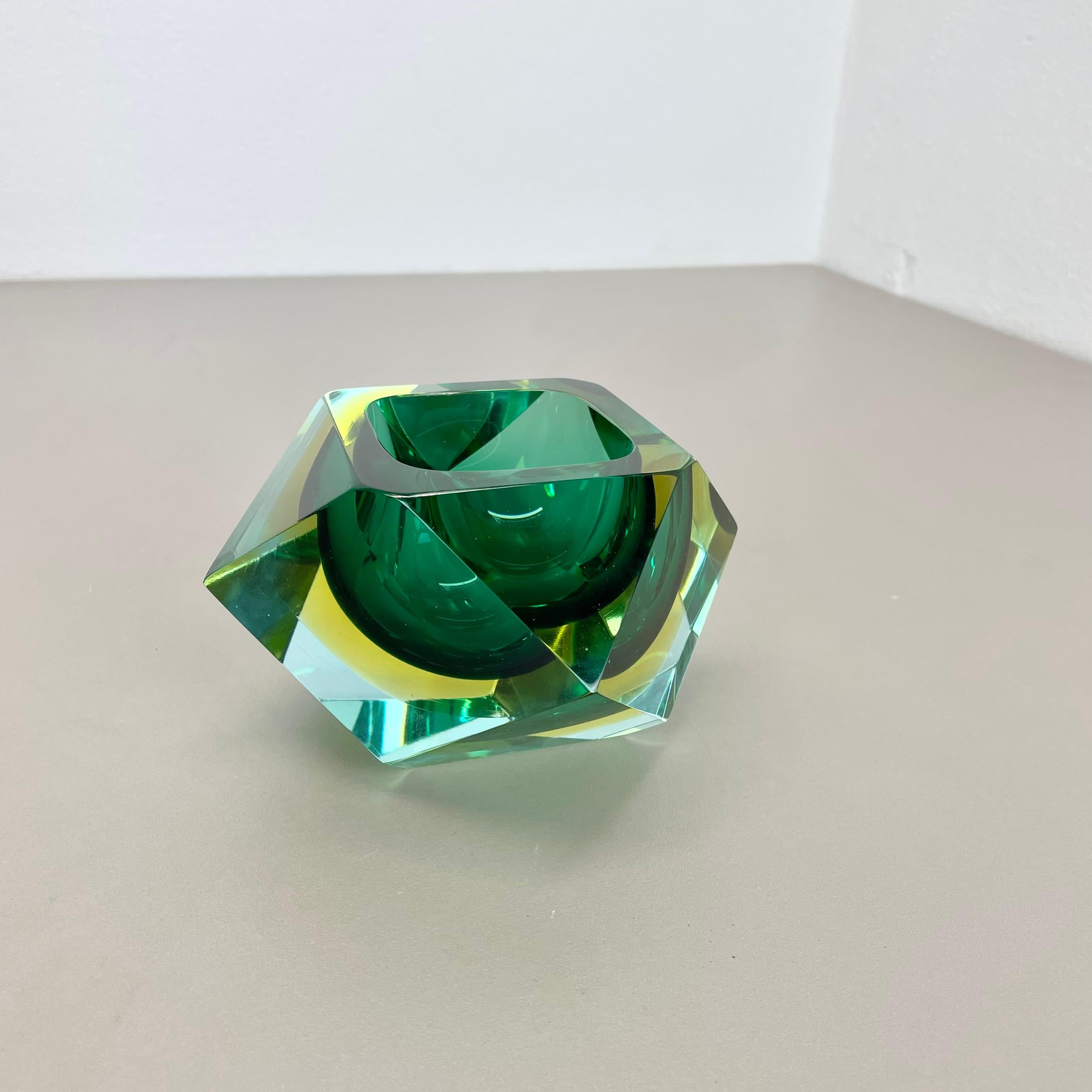 XL 1,6 kg Murano Glass Sommerso Aschenbecher von Luigi Mandruzzato, Italien, 1970er Jahre (Italienisch) im Angebot