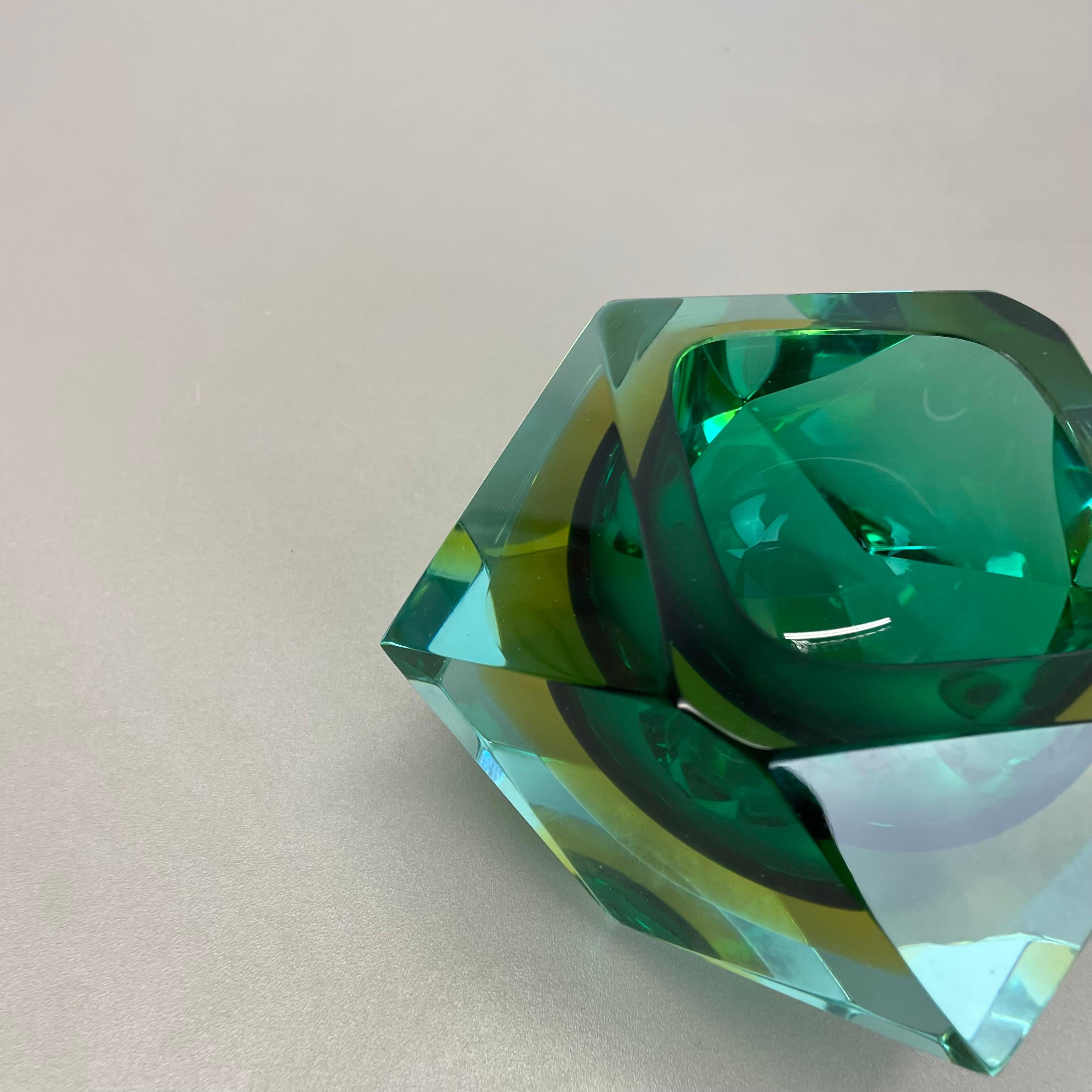 XL 1,6 kg Murano Glass Sommerso Aschenbecher von Luigi Mandruzzato, Italien, 1970er Jahre (20. Jahrhundert) im Angebot