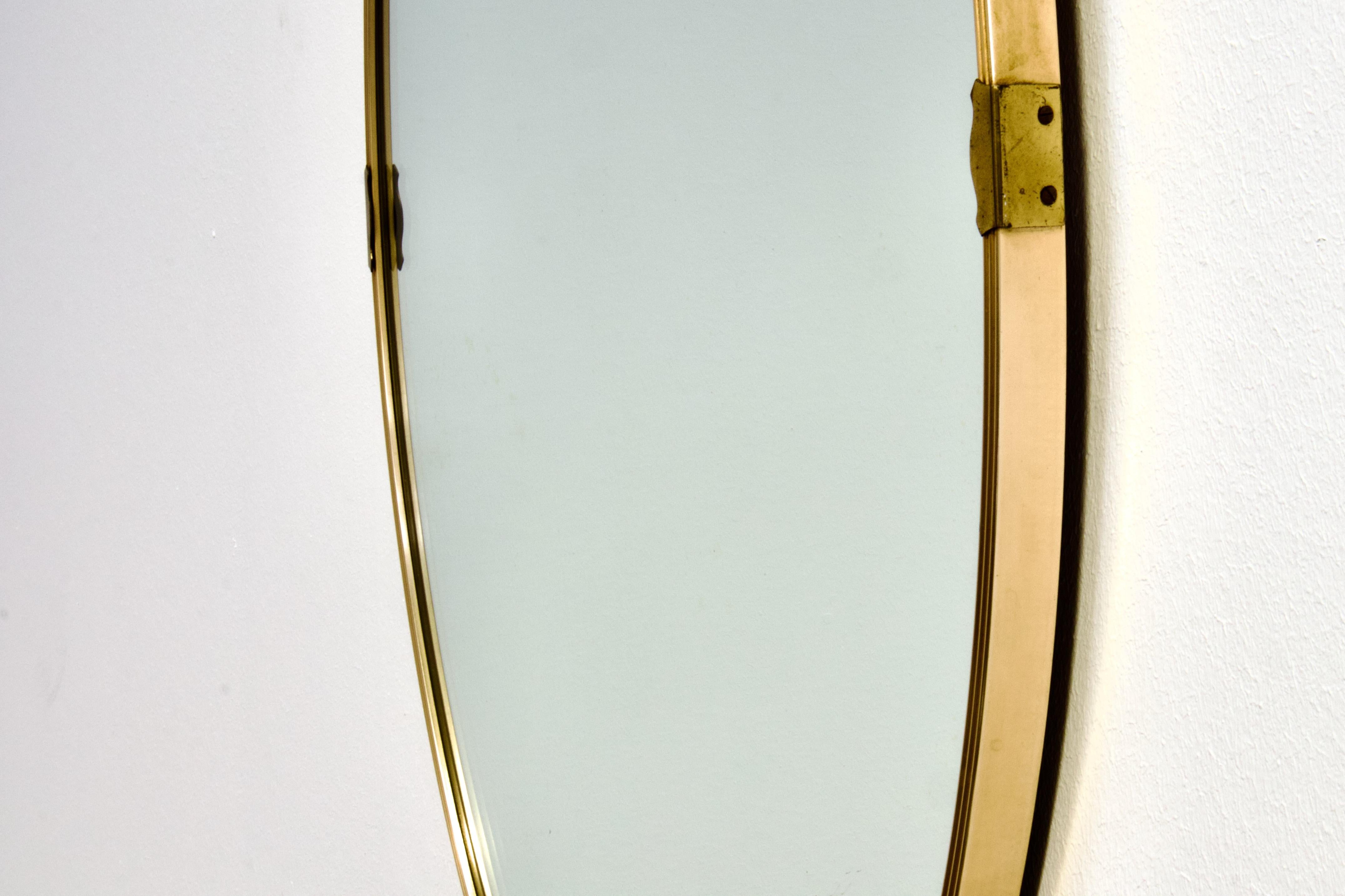 Milieu du XXe siècle XL 1950s Gio Ponti Era Mid-Century Modern Italian Brass Oval Wall Mirror (Miroir mural ovale en laiton) en vente