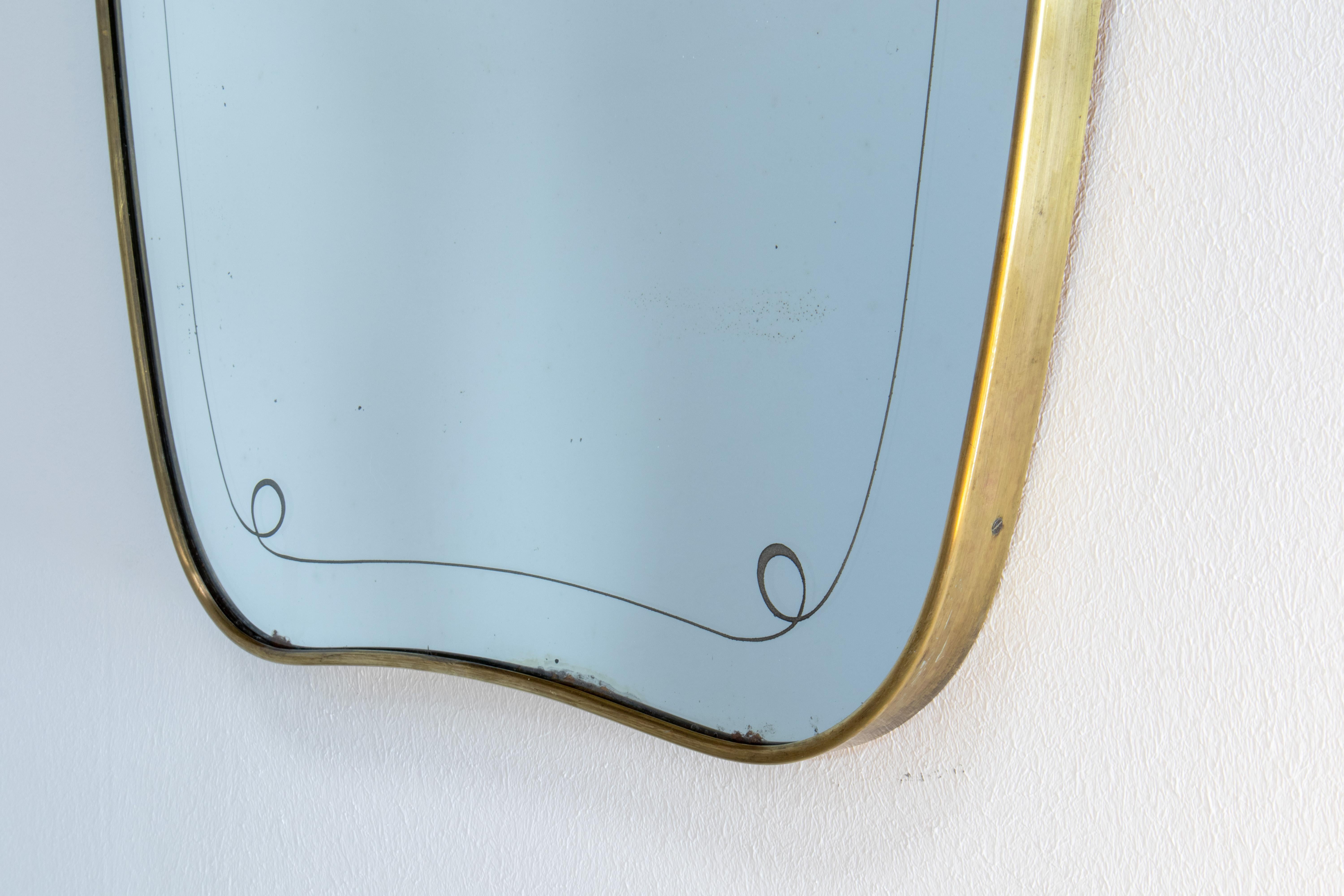 Espejo de pared XL de latón italiano de mediados de siglo de la era Gio Ponti de los años 50 Latón en venta