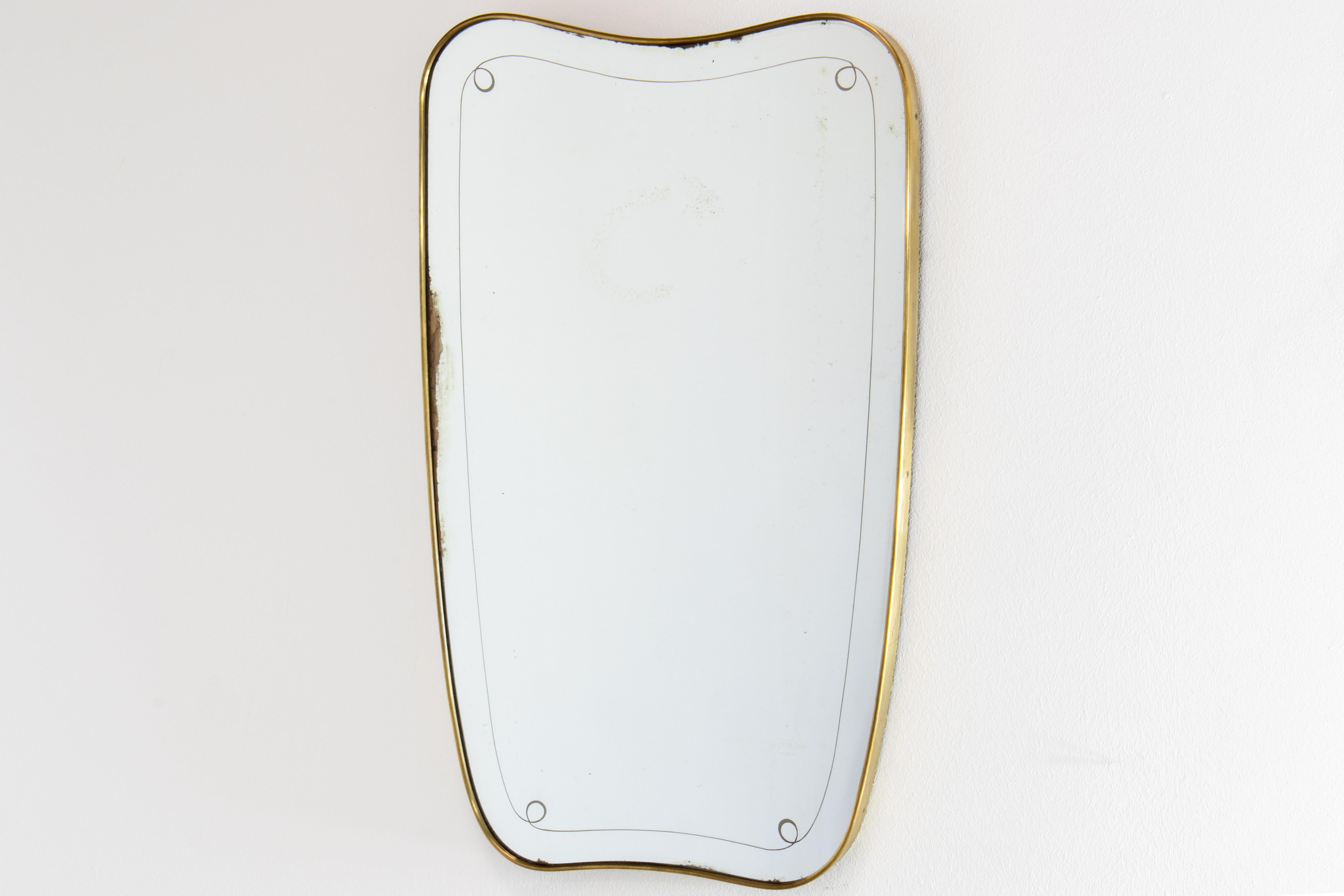 Espejo de pared XL de latón italiano de mediados de siglo de la era Gio Ponti de los años 50 en venta 2