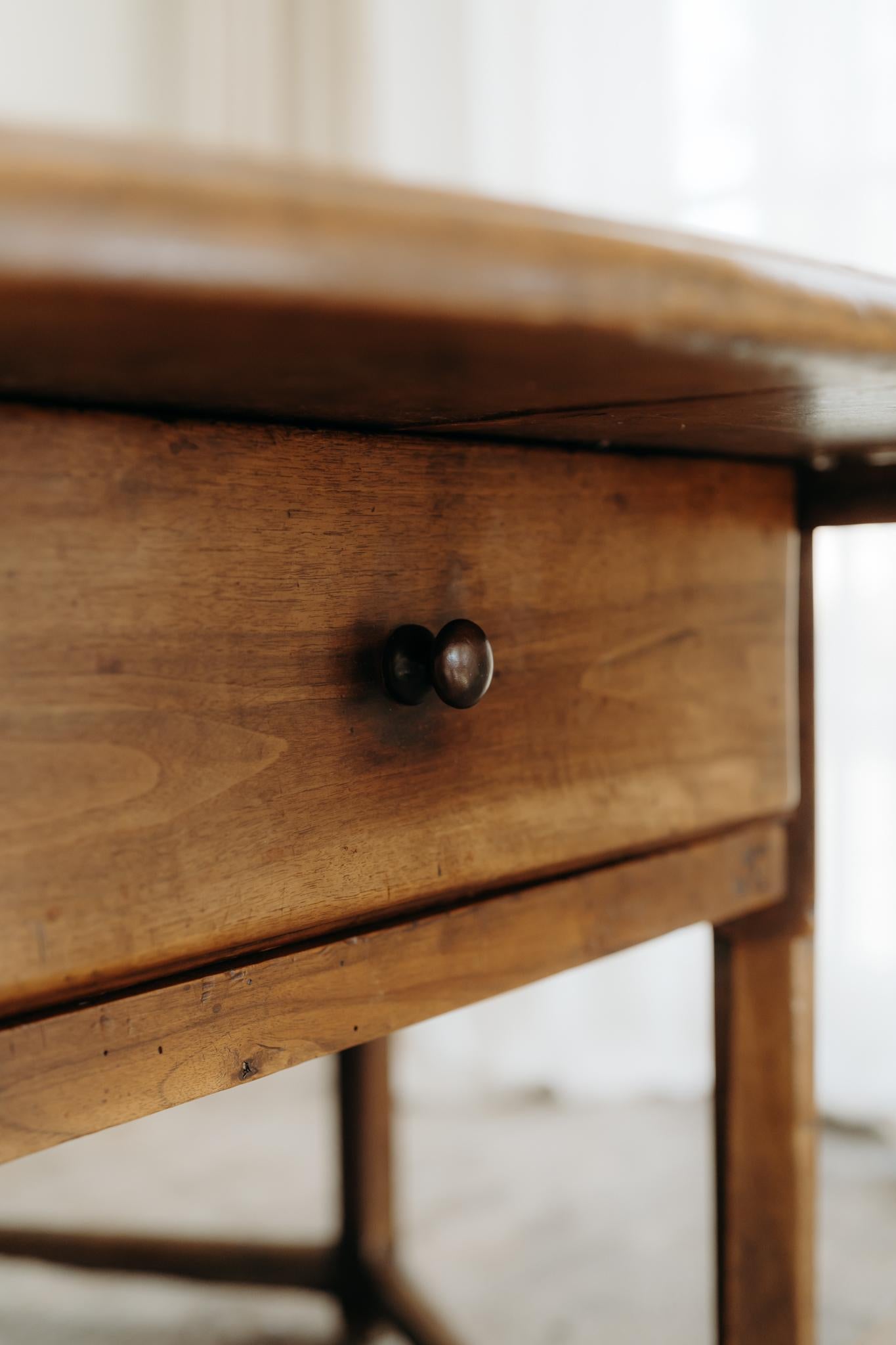xl 19th century Spanish fruitwood occasional table For Sale 6