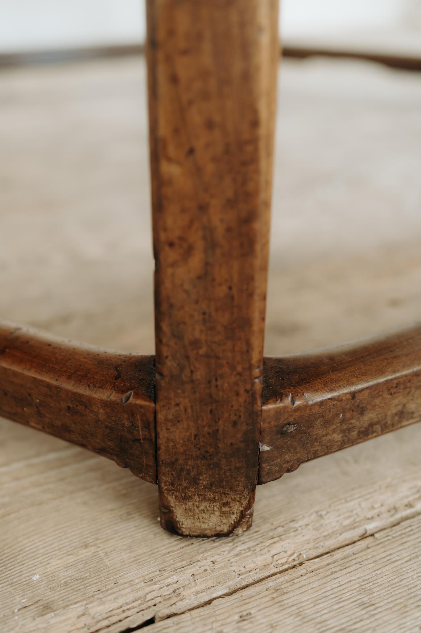 xl 19th century Spanish fruitwood occasional table For Sale 7