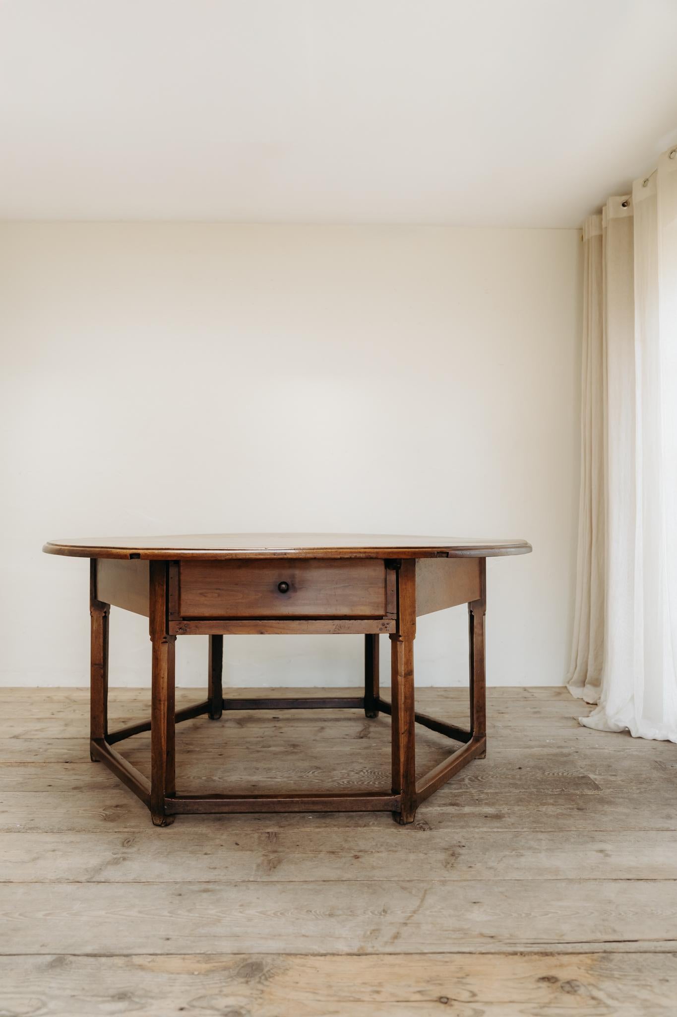 xl 19th century Spanish fruitwood occasional table For Sale 10