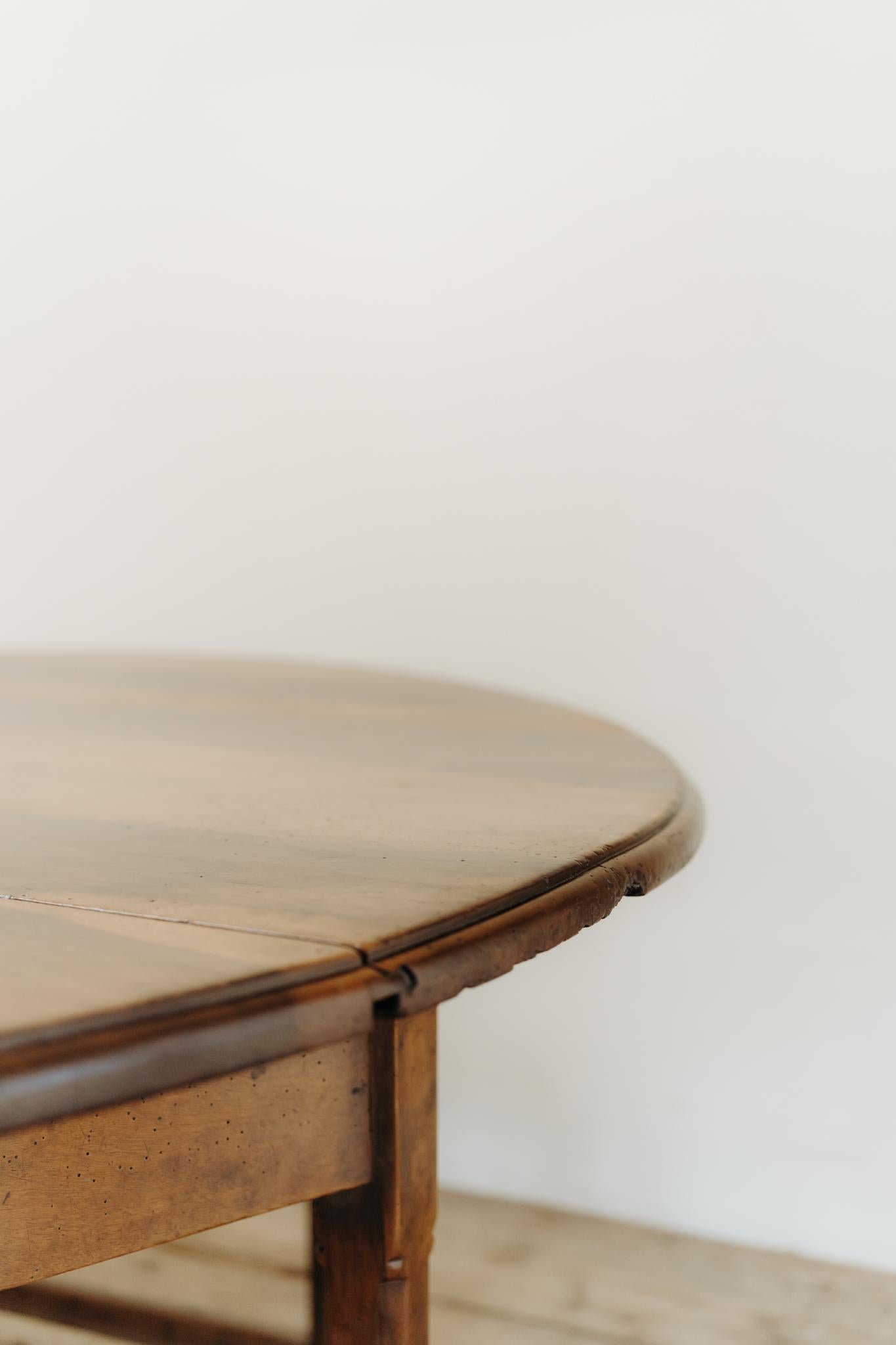 xl 19th century Spanish fruitwood occasional table For Sale 12