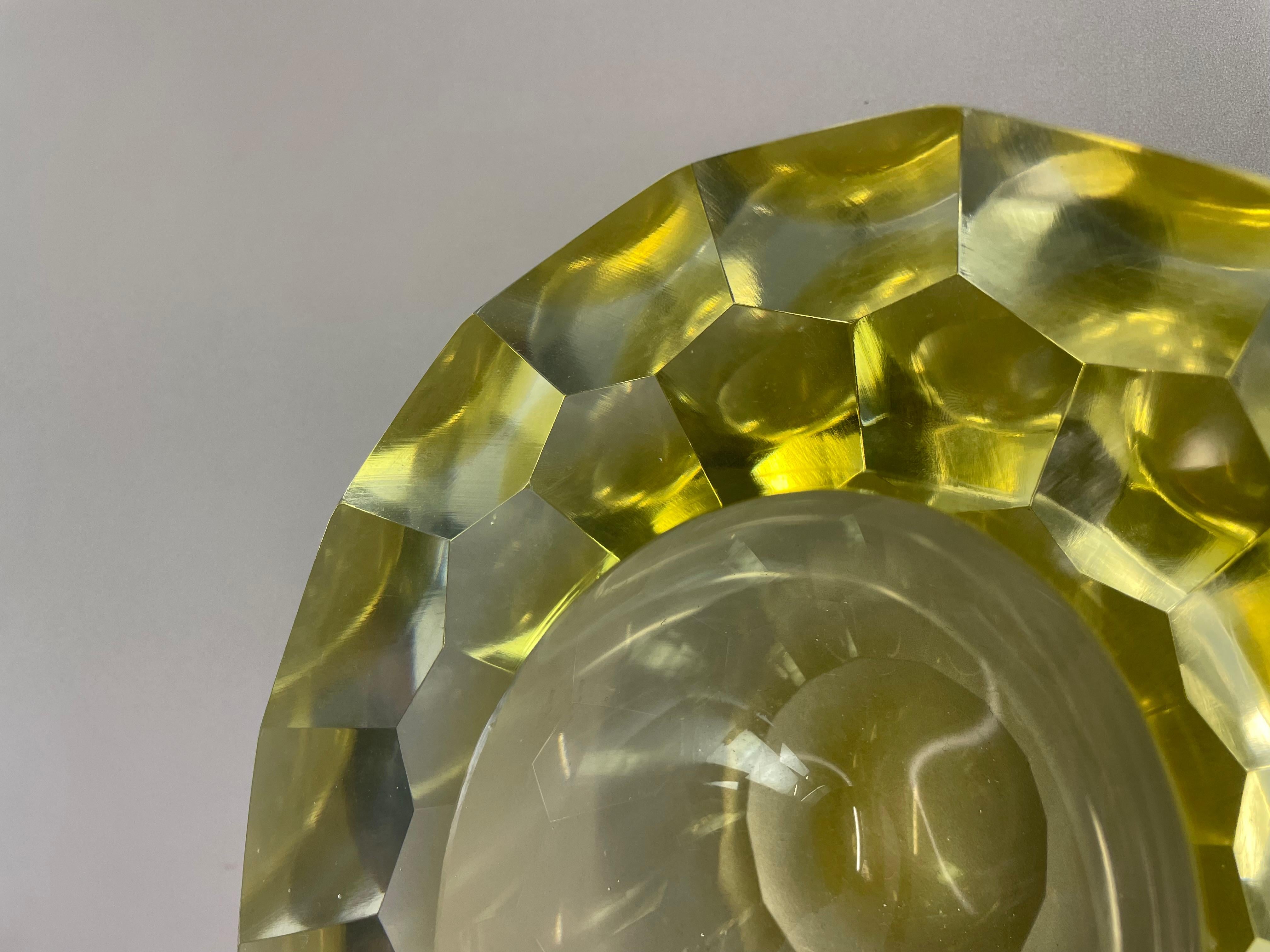 XL 2.4kg Murano Glass Sommerso yellow DIAMOND Bowl Flavio Poli, Italie, 1970 en vente 4