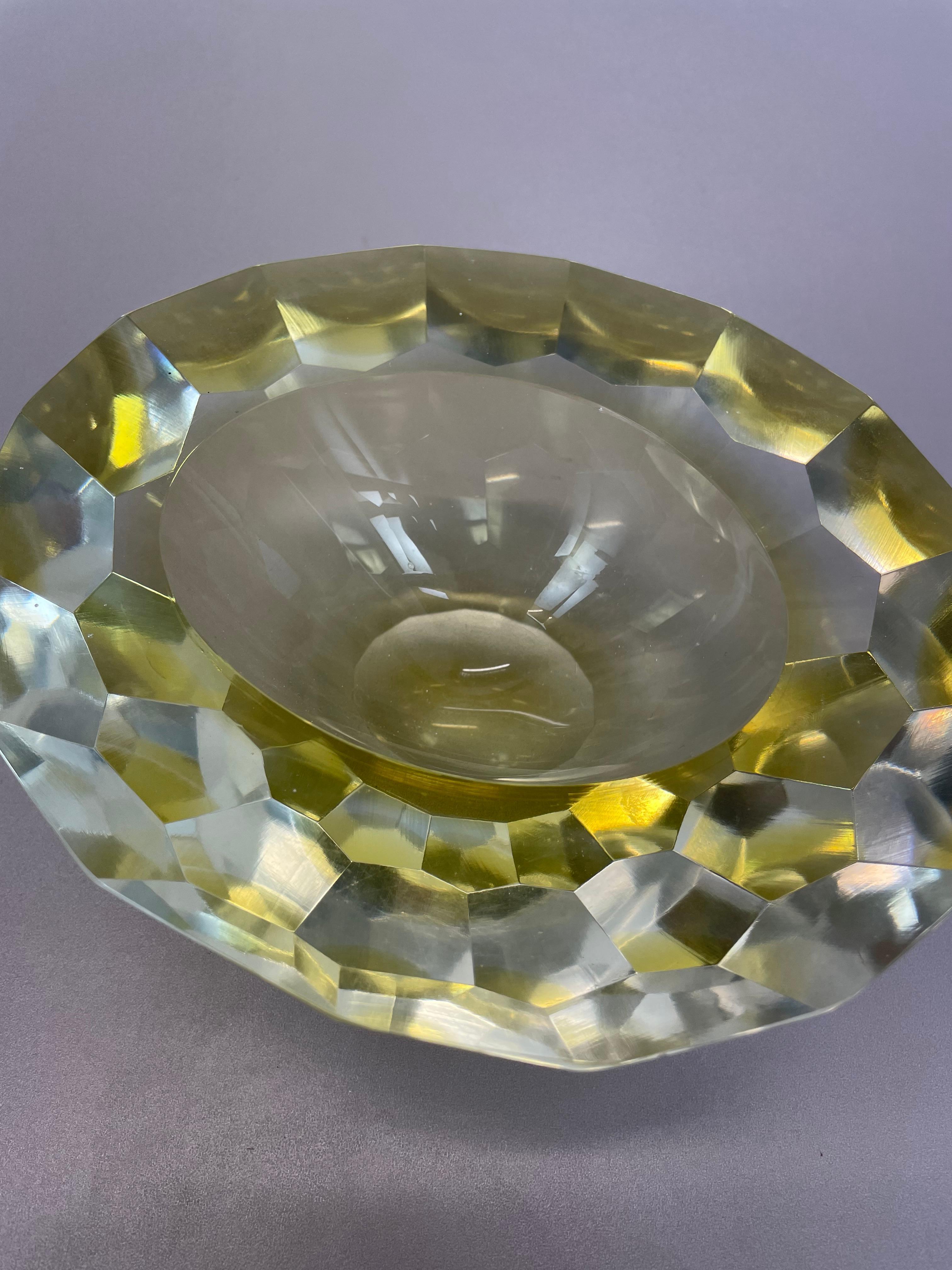 XL 2.4kg Murano Glass Sommerso yellow DIAMOND Bowl Flavio Poli, Italie, 1970 en vente 7
