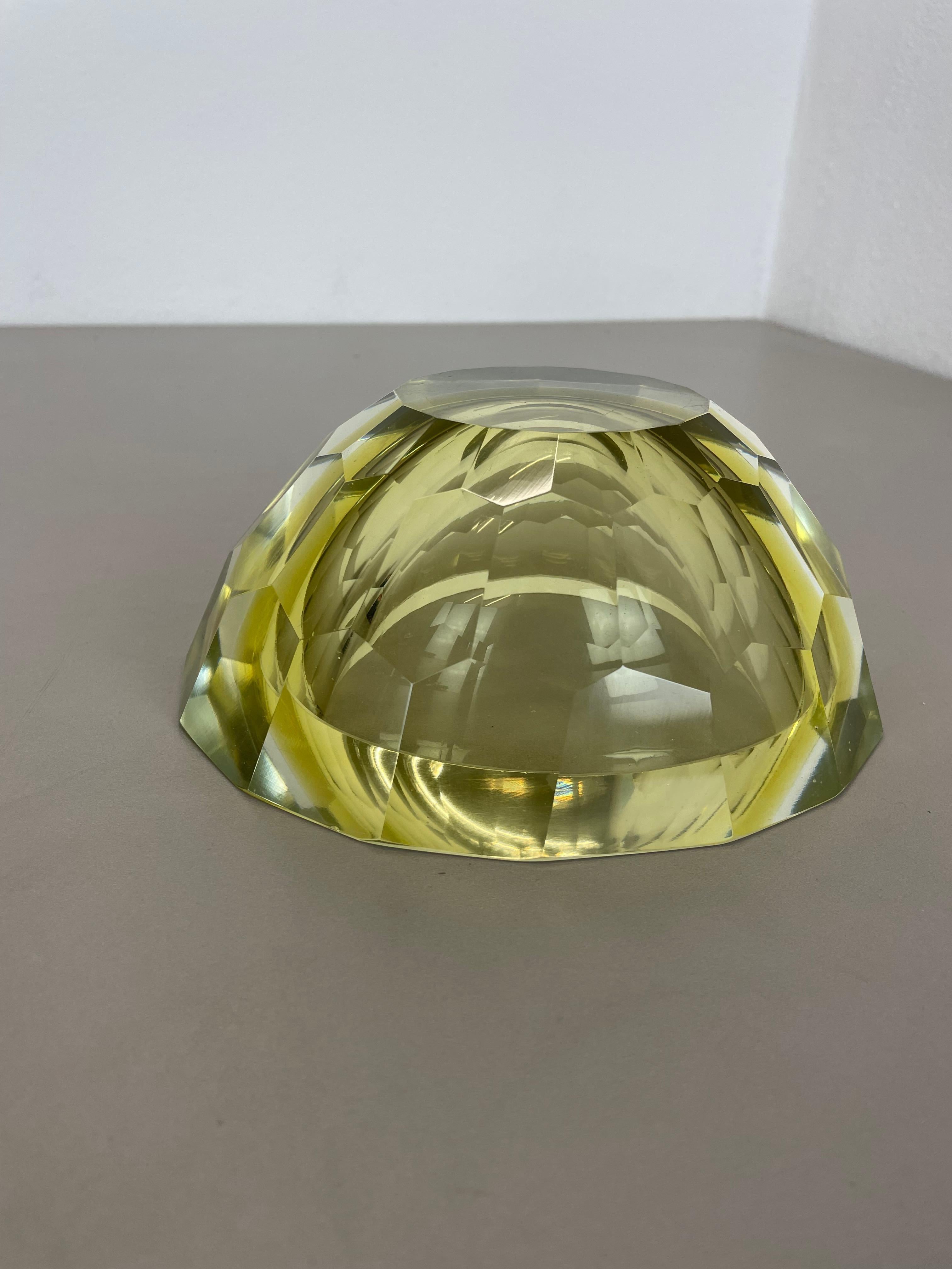 XL 2.4kg Murano Glass Sommerso yellow DIAMOND Bowl Flavio Poli, Italie, 1970 en vente 11