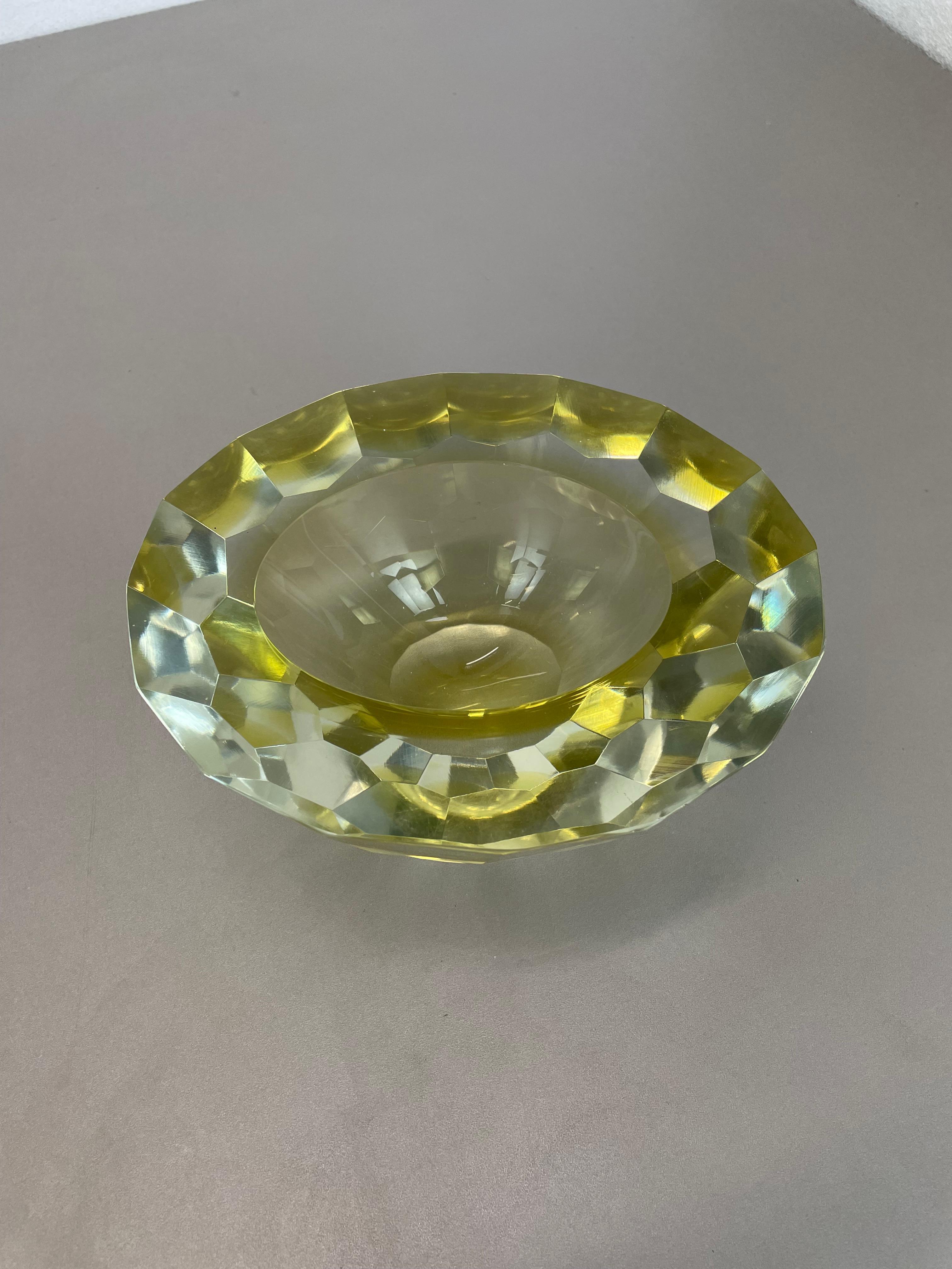 Mid-Century Modern XL 2.4kg Murano Glass Sommerso yellow DIAMOND Bowl Flavio Poli, Italie, 1970 en vente
